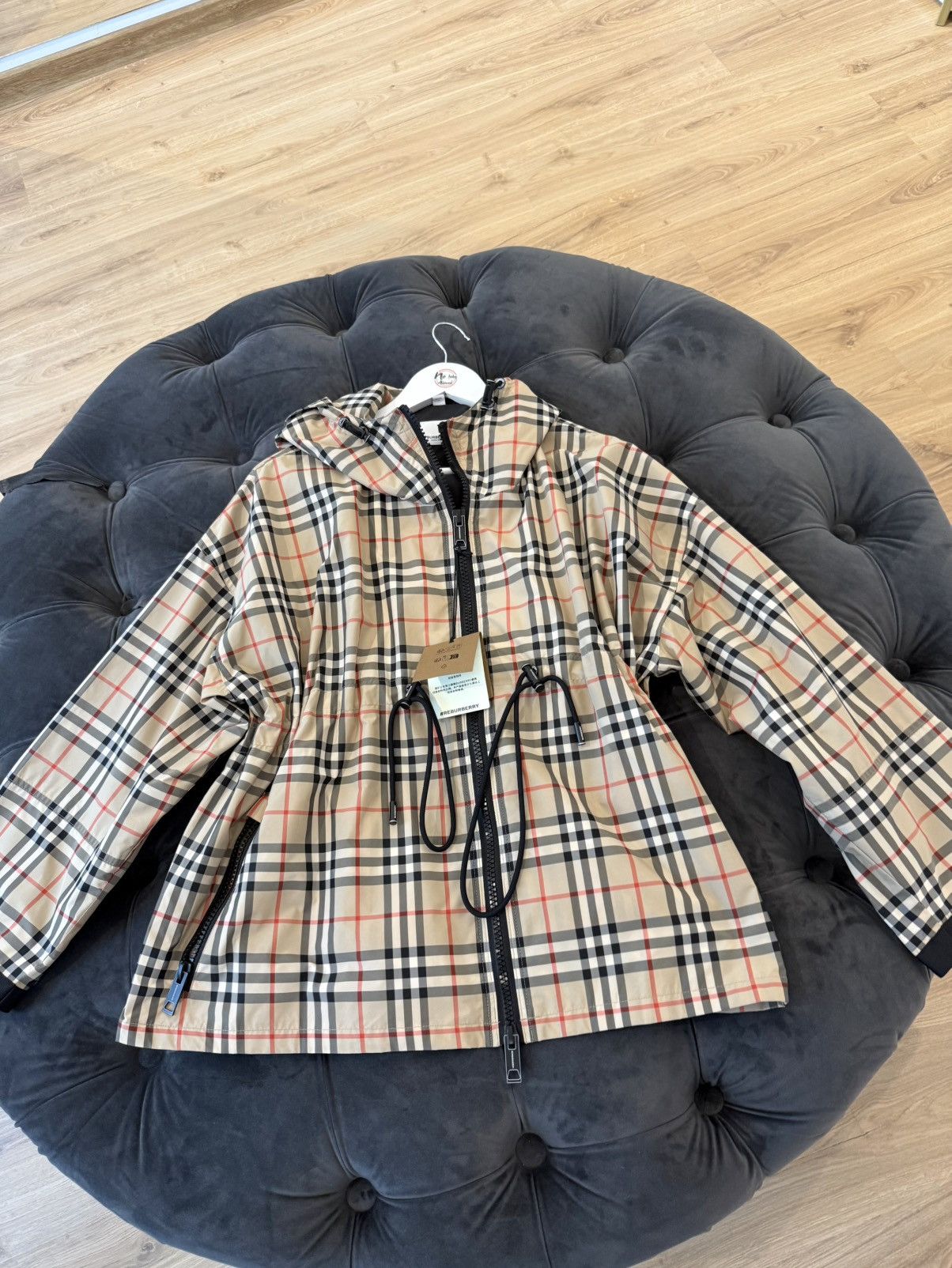 Burberry Burberry hooded jacket Size XS / US 0-2 / IT 36-38 - 1 Thumbnail