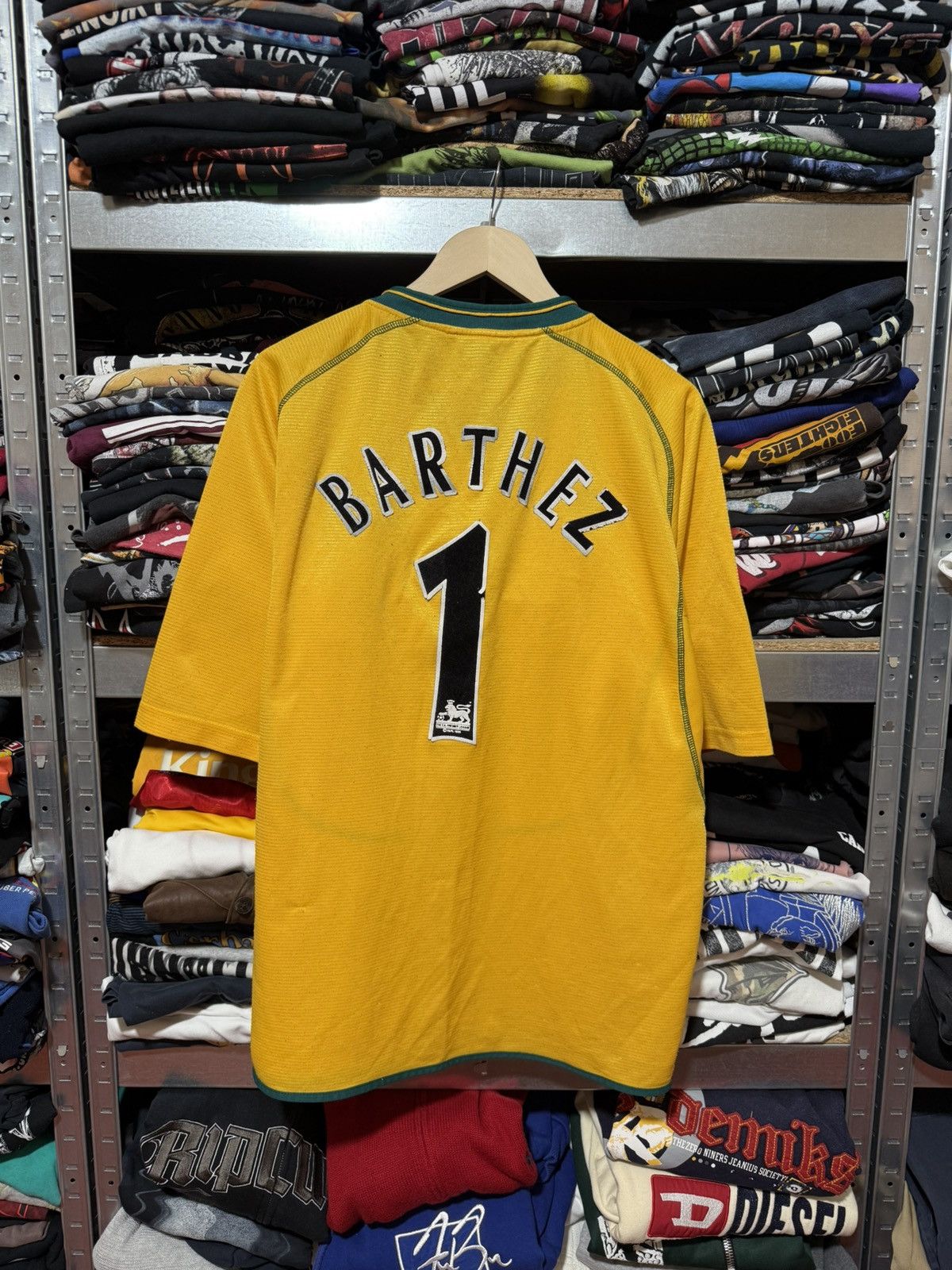 Umbro Umbro Manchester United 2000-2002 Goalkeeper Barthez Jersey Size US XL / EU 56 / 4 - 1 Thumbnail