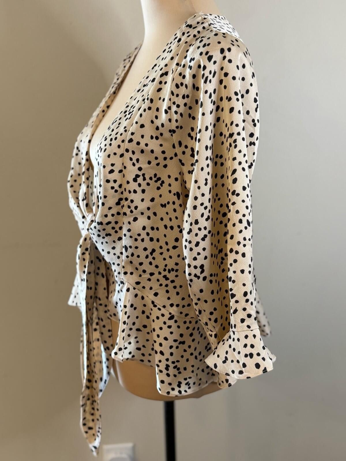 Eastland Easel cream & black polka dot top V neck rufuffles SZ LG Size L / US 10 / IT 46 - 3 Thumbnail