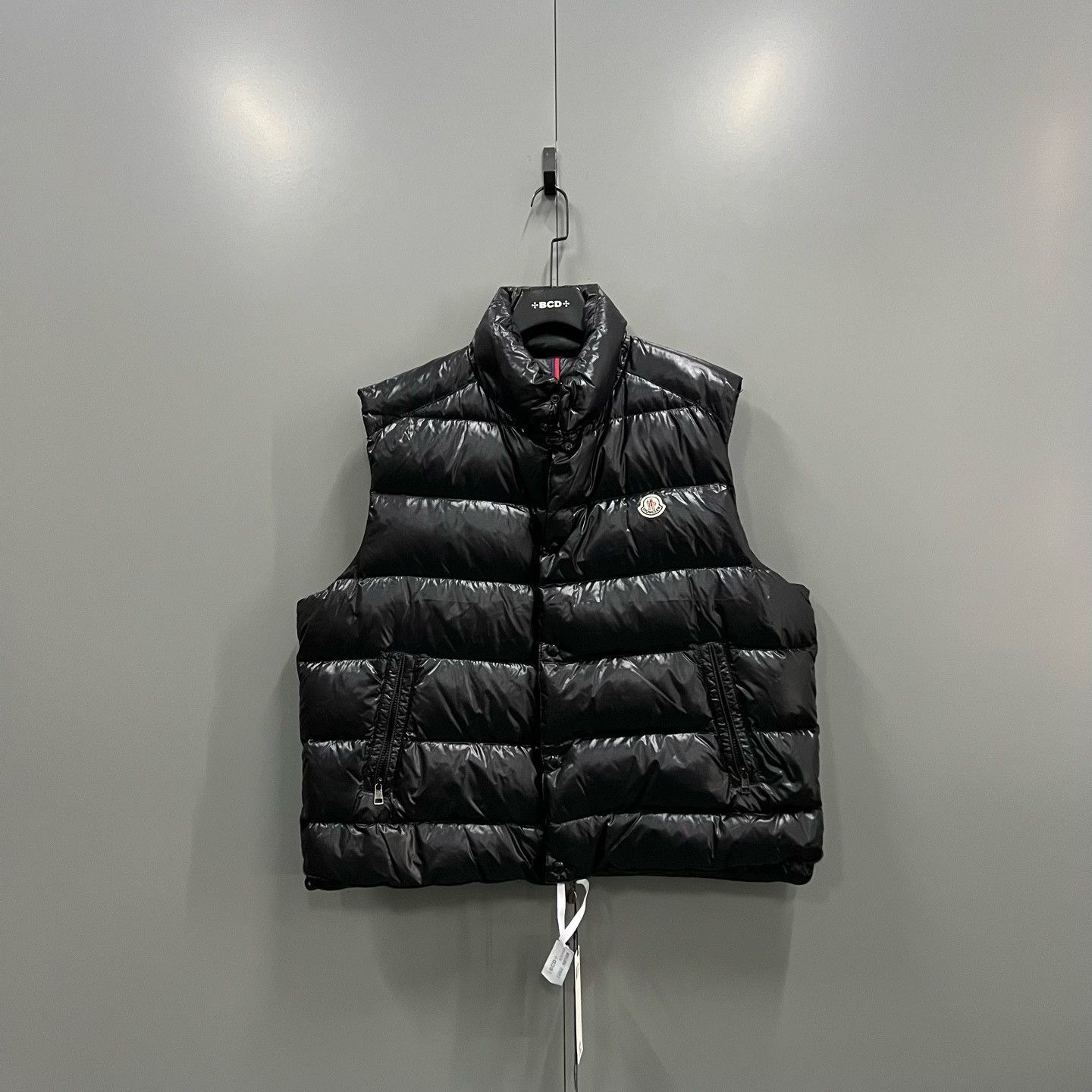 Moncler Moncler Down Black Vest xxs Men Size US XXS / EU 40 - 1 Thumbnail