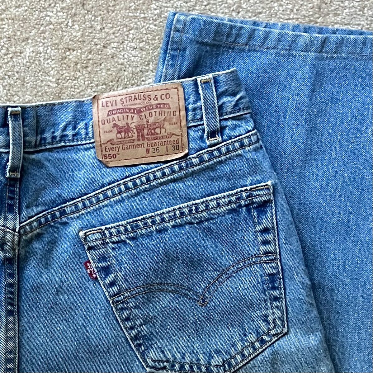 Levi's × Levi's Vintage Clothing Vintage 1999 era Levi's 550 blue denim jeans Size US 36 / EU 52 - 2 Thumbnail