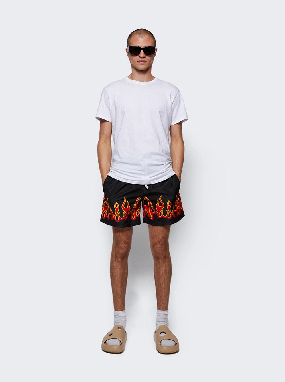 Palm Angels o1gr1nt0425 Burningflames Print Swimshort in Black Size US 28 / EU 44 - 2 Thumbnail