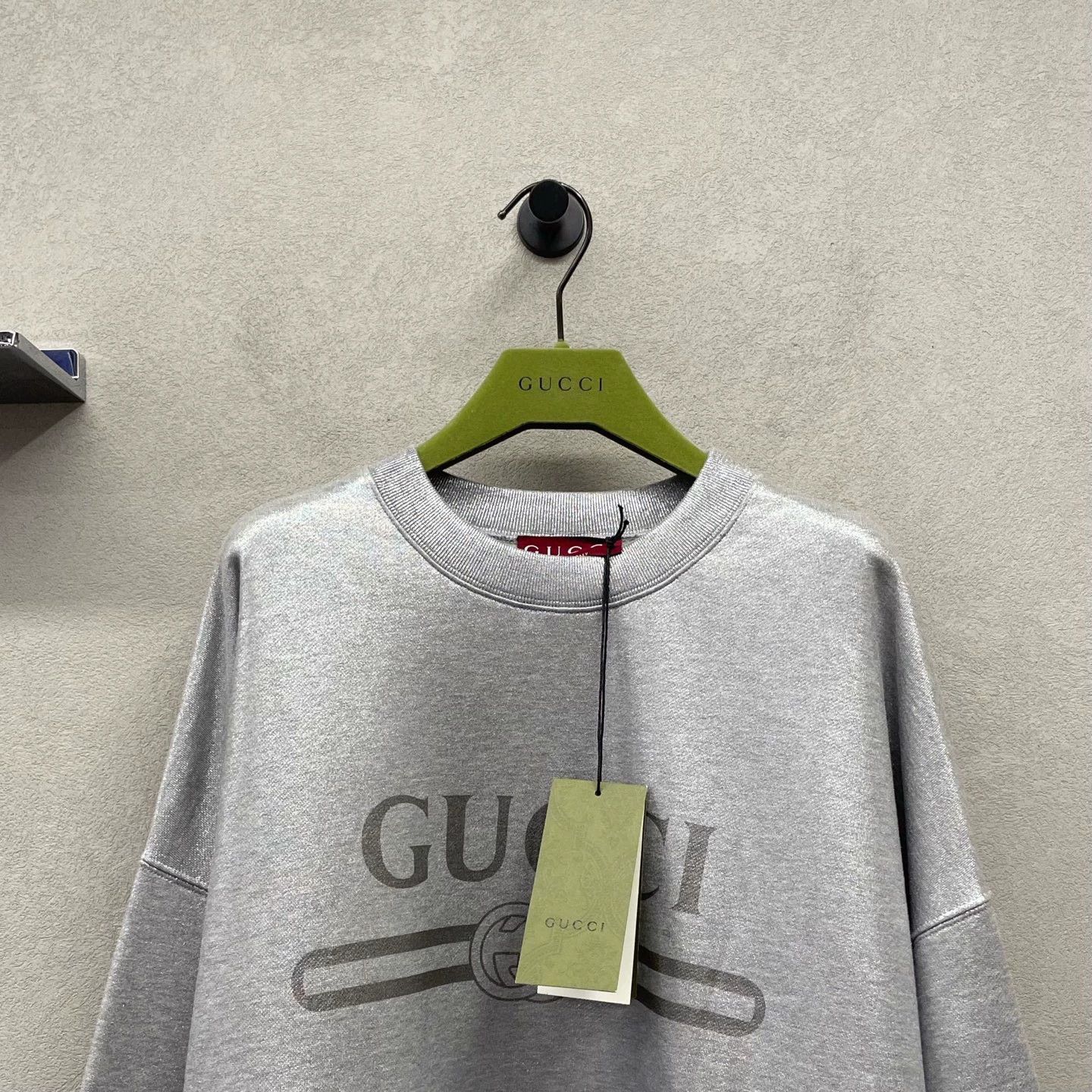 Gucci silver long sleeve Gucci sweatshirt size M Size US M / EU 48-50 / 2 - 4 Thumbnail