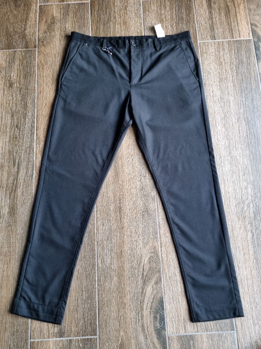 Zara black carrot fit viscose pants with key-ring Size US 34 / EU 50 - 1 Thumbnail