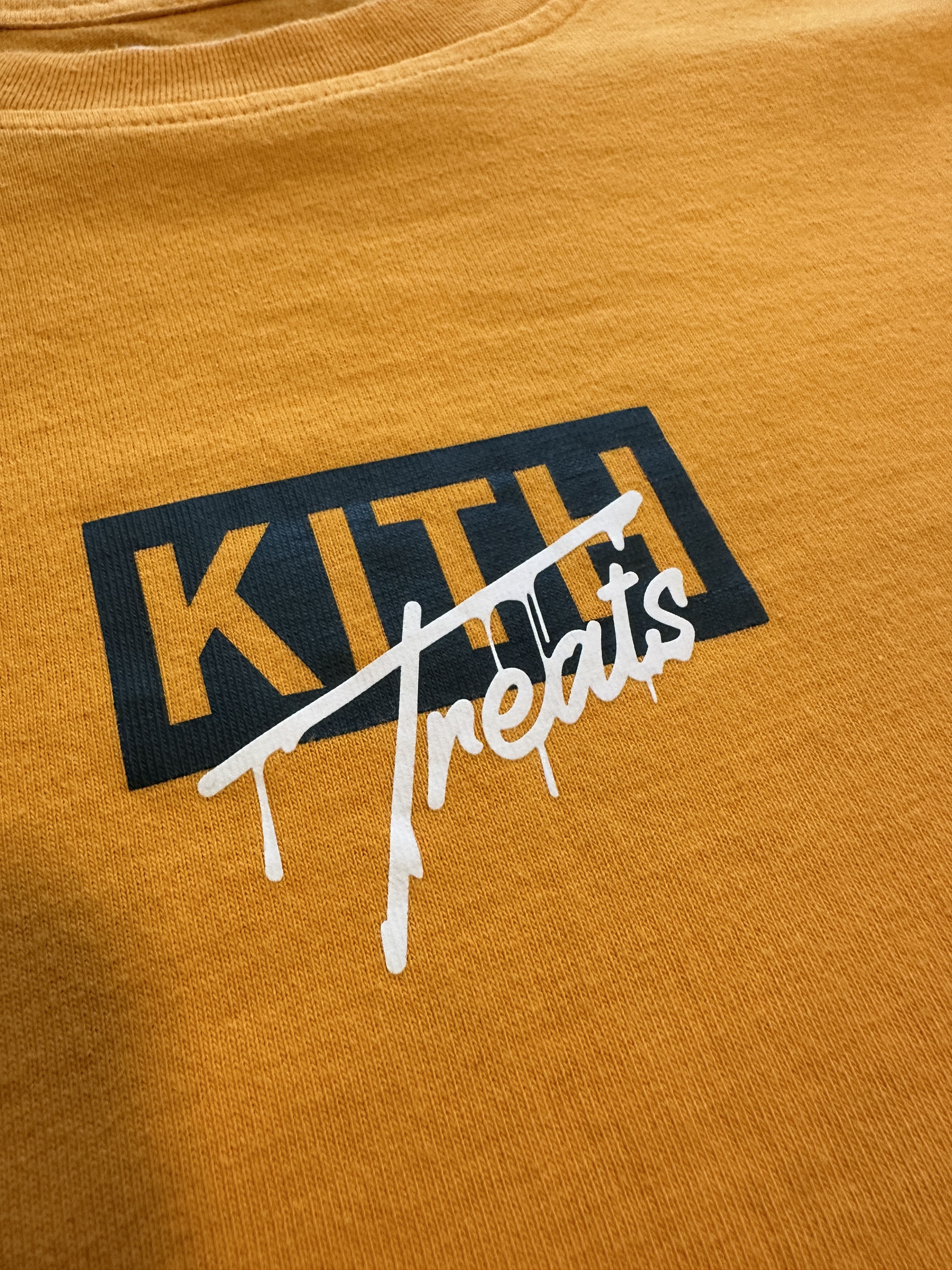 Kith Kith Treats Halloween 2019 UV Reactive LS Tee (Orange, Sz S) Size US S / EU 44-46 / 1 - 2 Thumbnail