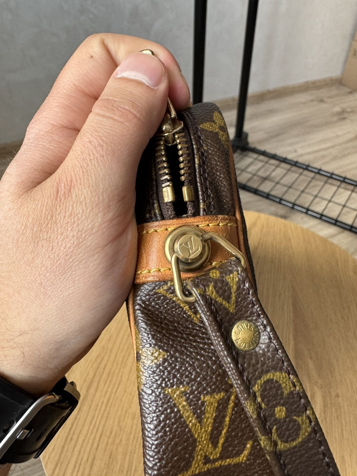 Louis Vuitton Louis Vuitton Brown Monogram Clutch Bag Size ONE SIZE - 9 Thumbnail