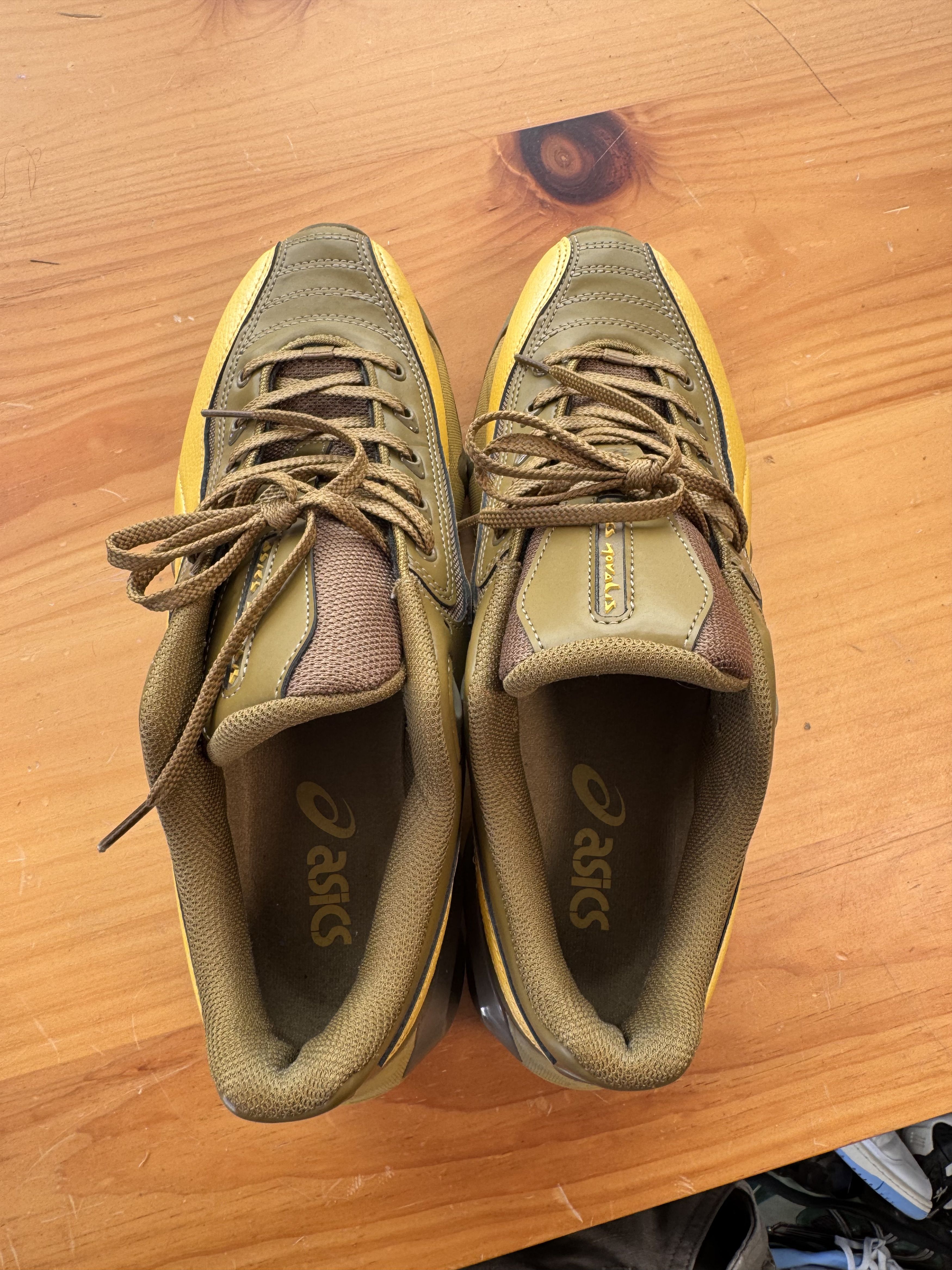 Asics × Kiko Kostadinov ‘Medallion Yellow’ Novalis Gel-Teremoa Size US 9 / EU 42 - 6 Thumbnail