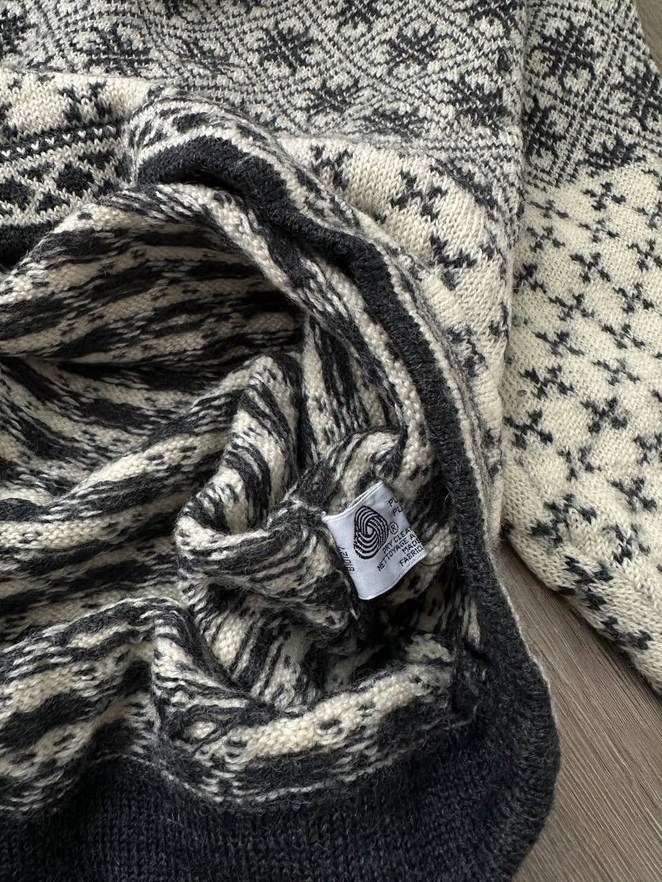 Japanese Brand × Vintage Vintage Nordic Jumper Fair Isle Wool Sweater Size L / US 10 / IT 46 - 16 Thumbnail
