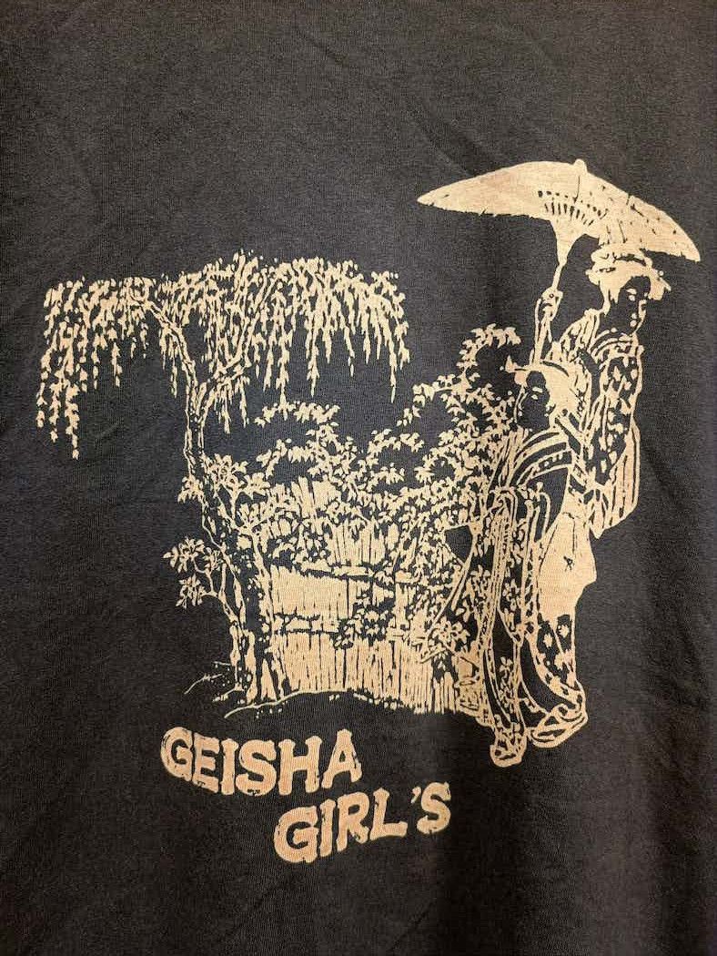 Vintage vintage 90s t shirt geisha girls very rare Size US M / EU 48-50 / 2 - 2 Thumbnail