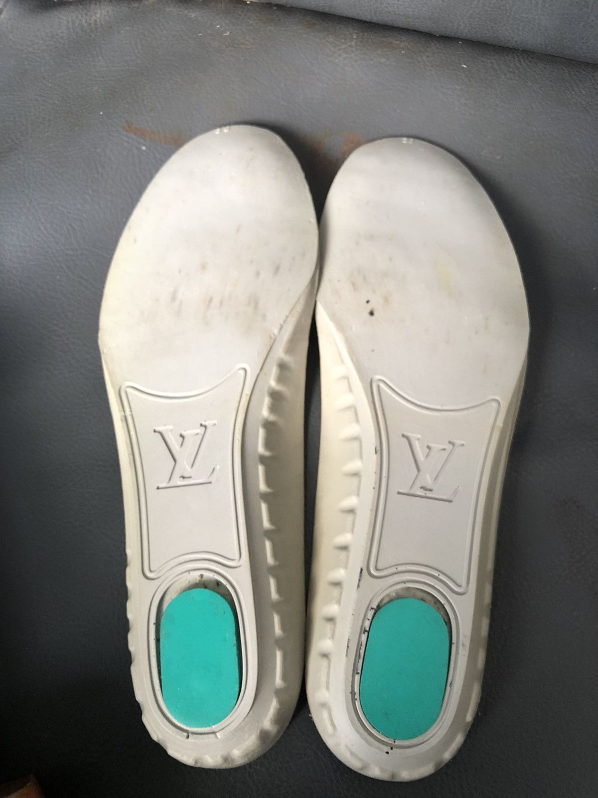 Louis Vuitton Louis Vuitton Gold Leather Women’s High Top Sneakers Sz 36 Size US 6 / IT 36 - 14 Thumbnail