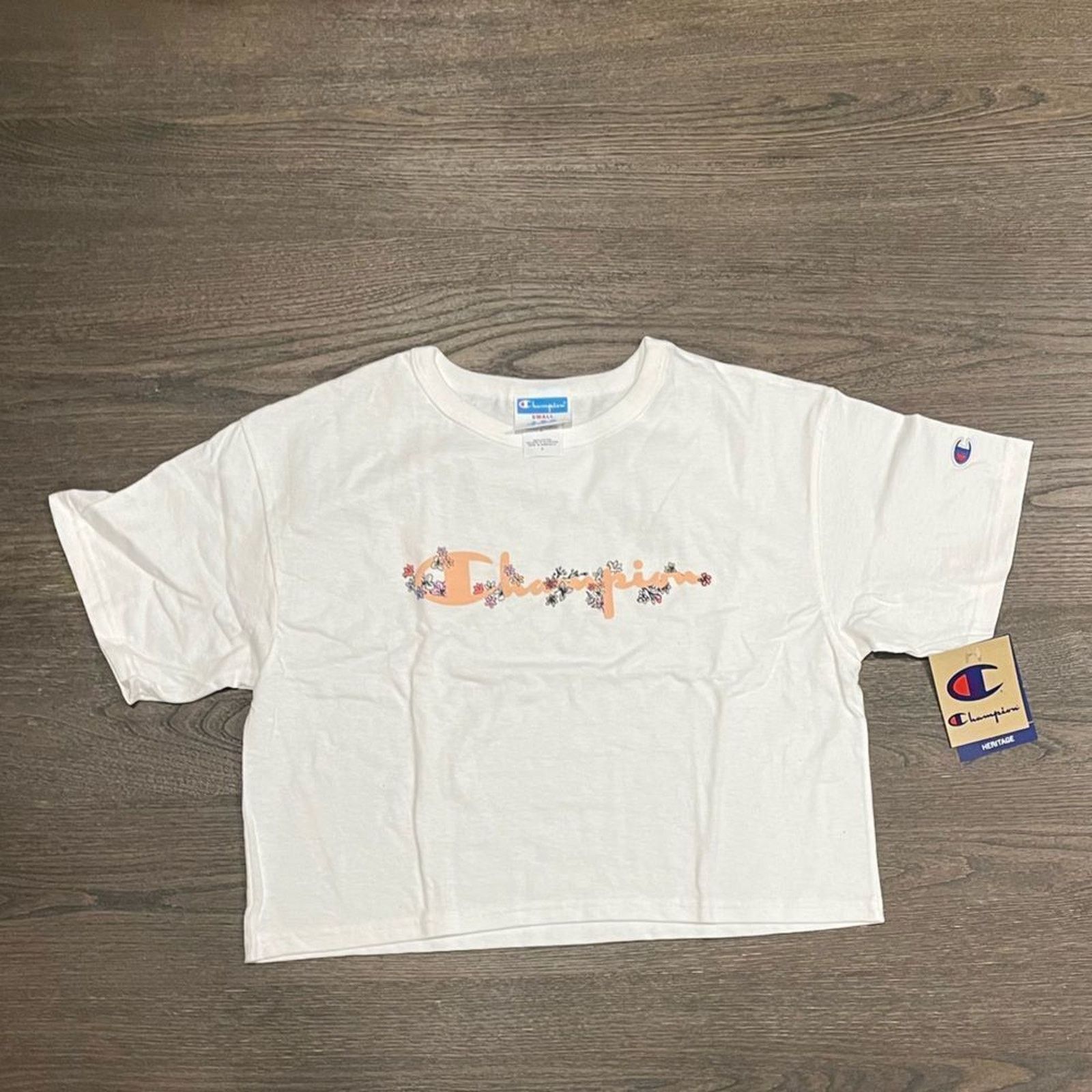 Champion NWT Champion White Floral Graphic Crop Top - Size S Size S / US 4 / IT 40 - 1 Thumbnail