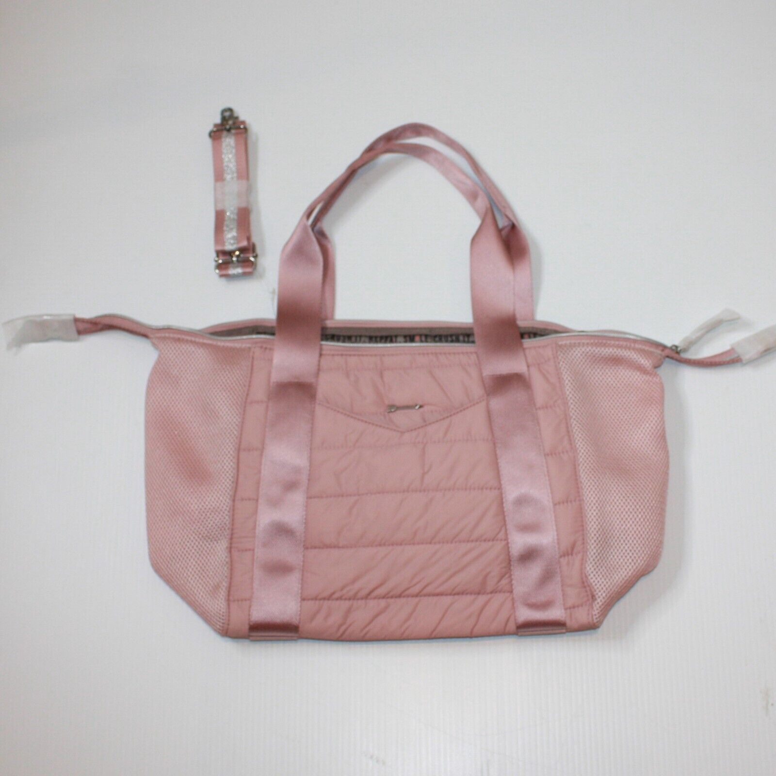 Other Stella & Dot Crush It Duffle Gym Travel Bag in Quilted $139 Size ONE SIZE - 1 Thumbnail
