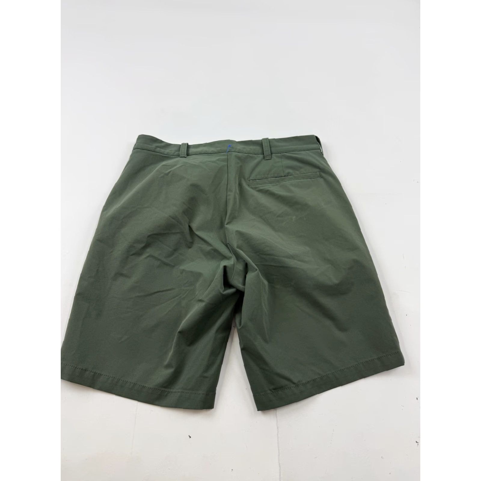 J.Crew J.Crew Shorts Mens 28 Green Polyester Chino Flat Front 9 Inseam Casual Summer Size US 28 / EU 44 - 5 Thumbnail