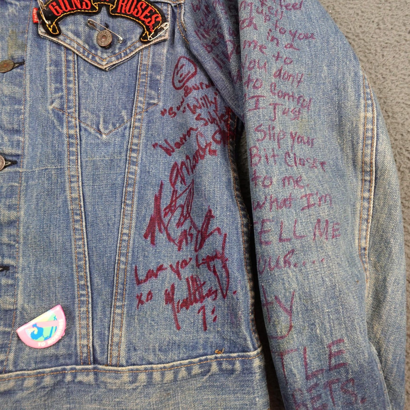 Levi's VINTAGE Levi's Trucker Jacket Mens Medium Blue Denim Band Patches 70s Metal Rock Punk 80s Concert Casual Mens Size US M / EU 48-50 / 2 - 5 Thumbnail