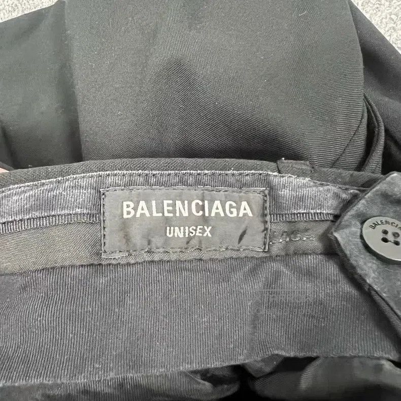 Balenciaga Balenciaga size XS Graffiti Destroyed Wool Dress Pants Size US 27 - 5 Thumbnail