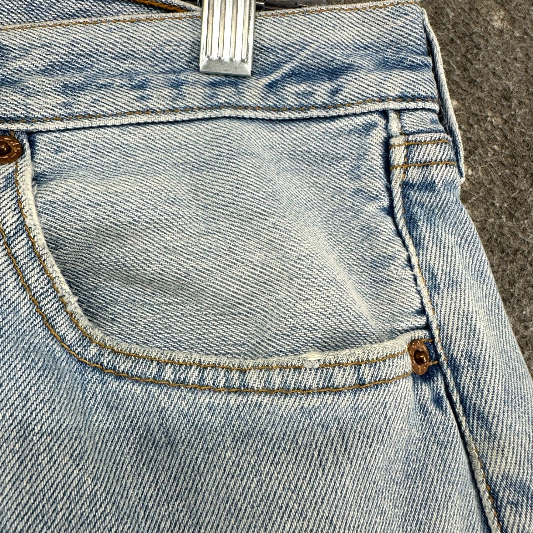 Levi's VINTAGE Levi's 501 Jeans Mens 36x30 Blue Light Wash Distressed USA 90s Size US 36 / EU 52 - 7 Thumbnail
