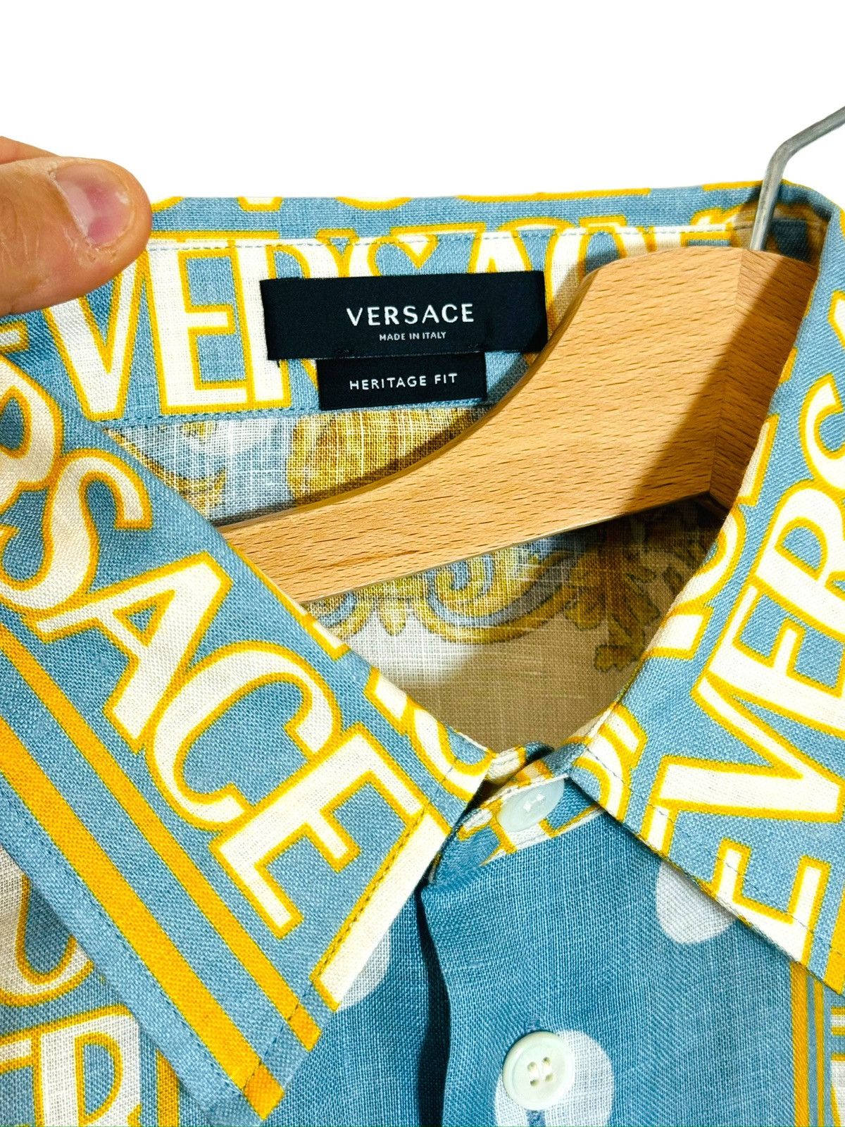 Versace Versace linen shirt brand new Size US L / EU 52-54 / 3 - 5 Thumbnail