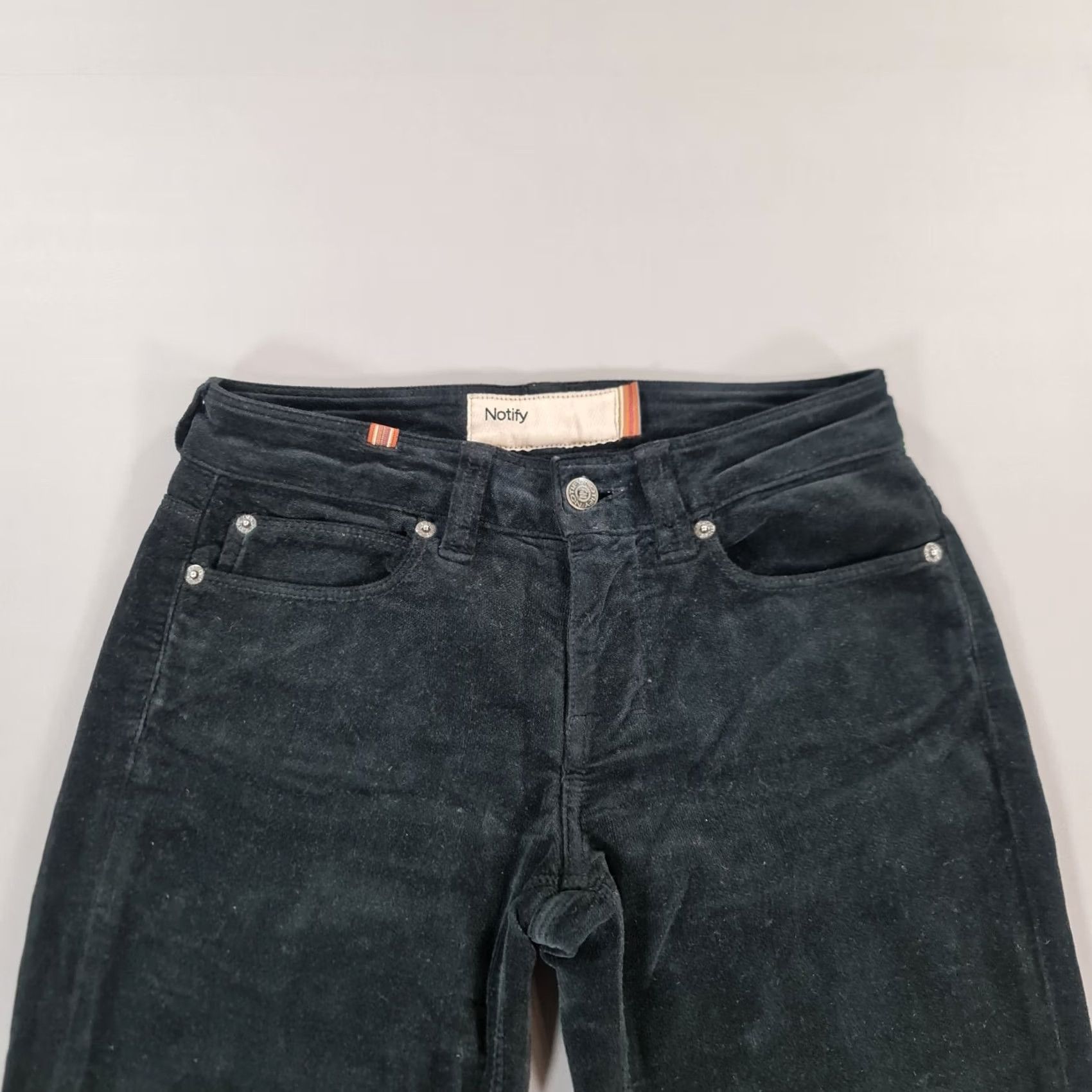 Vintage NOTIFY Women Jeans Black Capri Hellebora Low Rise Corduroy 25 W25 L26 Stretch Zip Fly Italy Cropped Vintage No Size 42" / US 20 - 2 Thumbnail