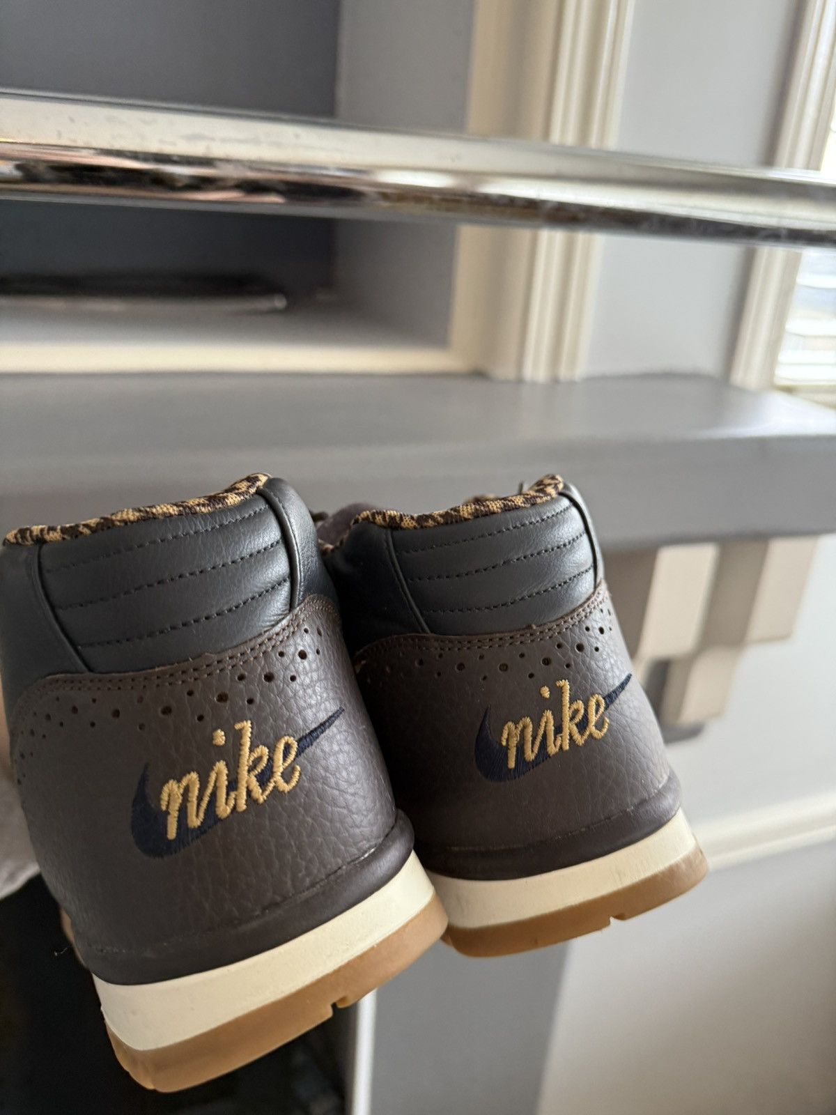 Nike Nike Air Trainer 1 Brogue Size 9.5 607081-200 2013 Size US 9.5 / EU 42-43 - 6 Thumbnail
