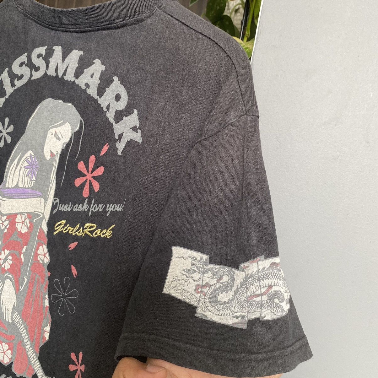 Japanese Brand Thrashed Faded Vintage Y2K Kissmark Girl Rock ERD GRUNGE TEE Size US L / EU 52-54 / 3 - 3 Thumbnail