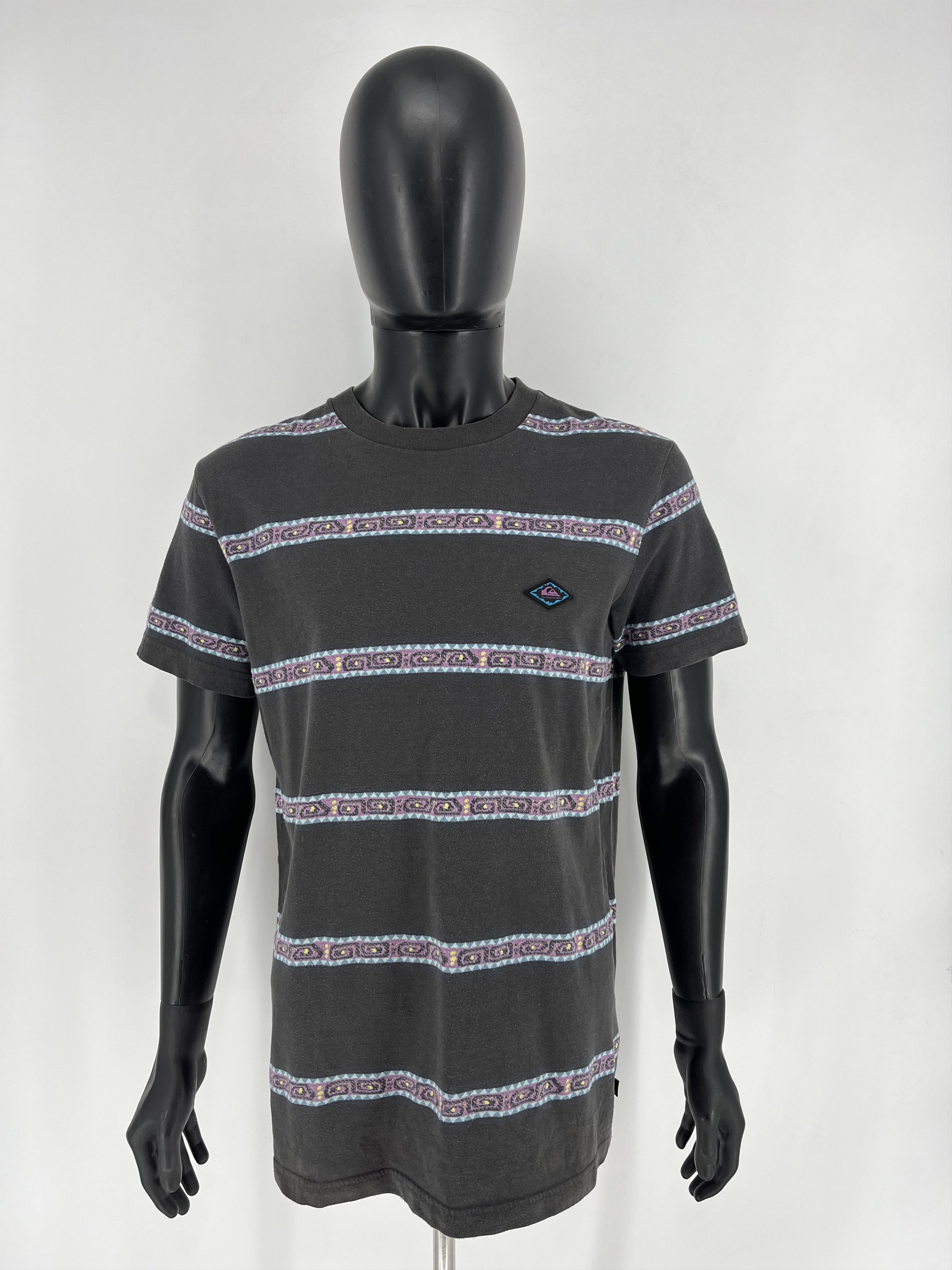 Quiksilver Vintage Quiksilver monogram T-Shirt Size M White Surf Skate Size US M / EU 48-50 / 2 - 2 Thumbnail