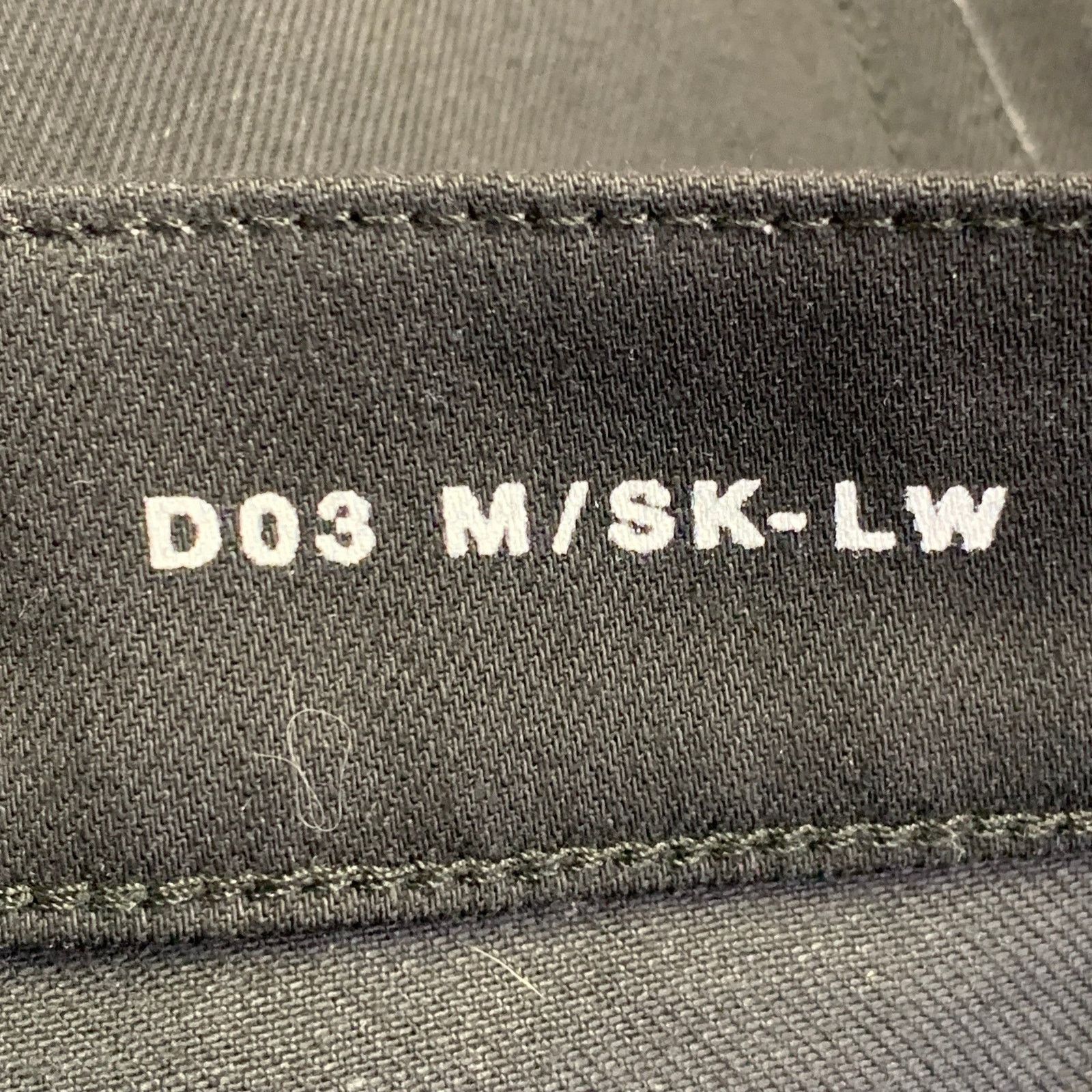 Saint Laurent Paris SAINT LAURENT Size 31 Black Denim Tapered Five Pockets Jeans Size US 31 - 5 Thumbnail