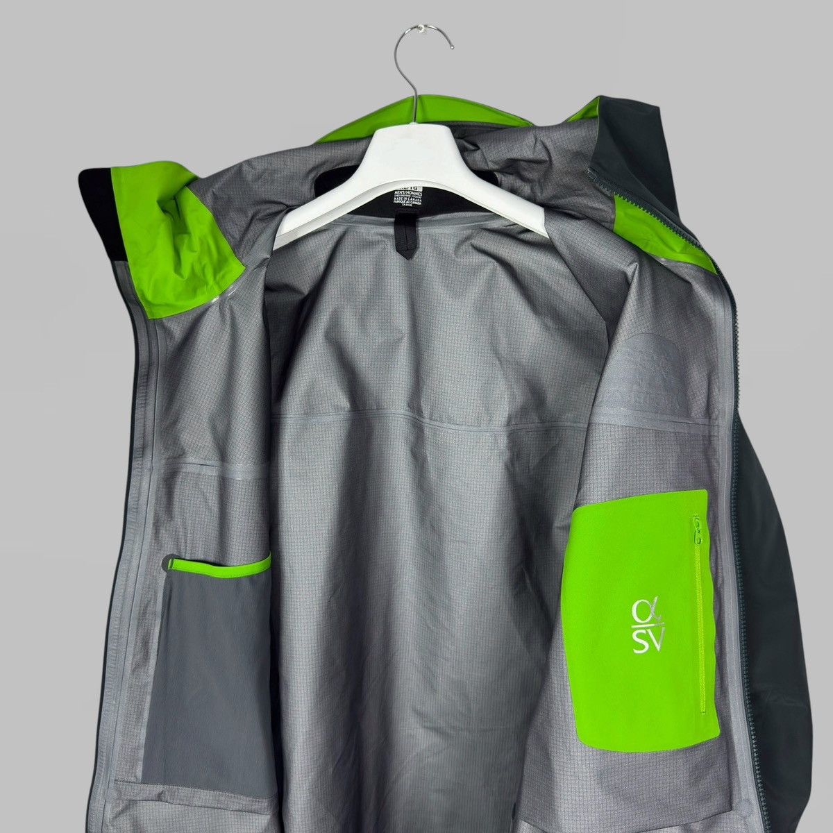 Arc'teryx ARCTERYX GREEN ALPHA SV GORE TEX PRO JACKET SIZE XL Size US XL / EU 56 / 4 - 9 Thumbnail