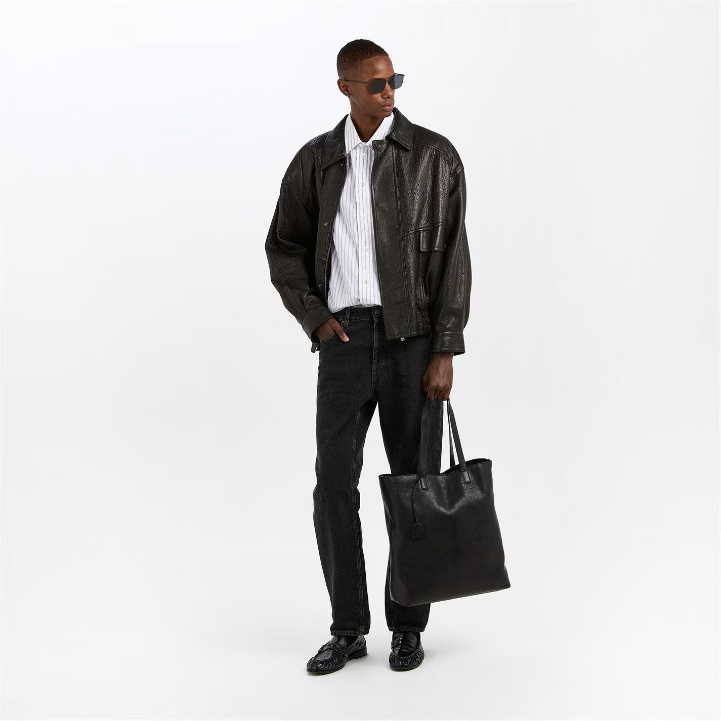Saint Laurent Paris o1g2r1mq0426 Size: OS / Aviator Sunglasses in Black Size ONE SIZE - 5 Thumbnail