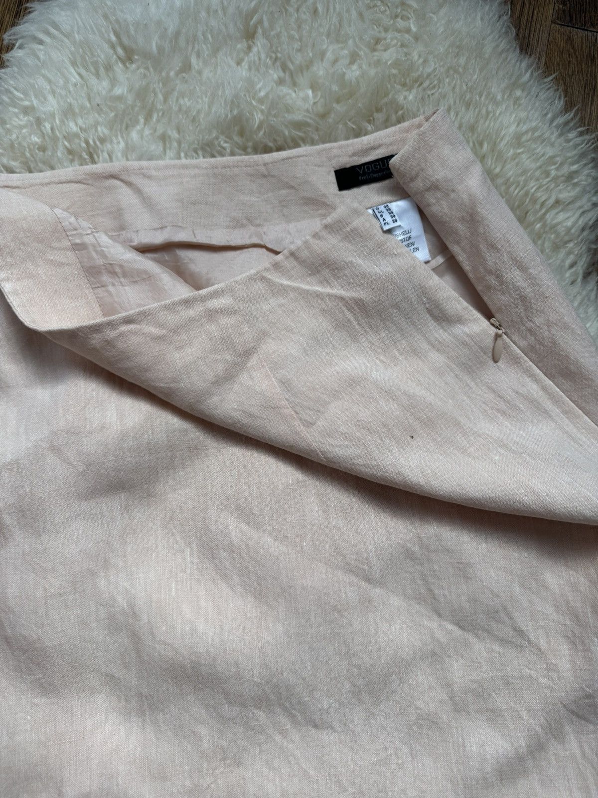 Vogue Vogue linen skirt in very good condition size 38 Size 30" / US 8 / IT 44 - 9 Thumbnail