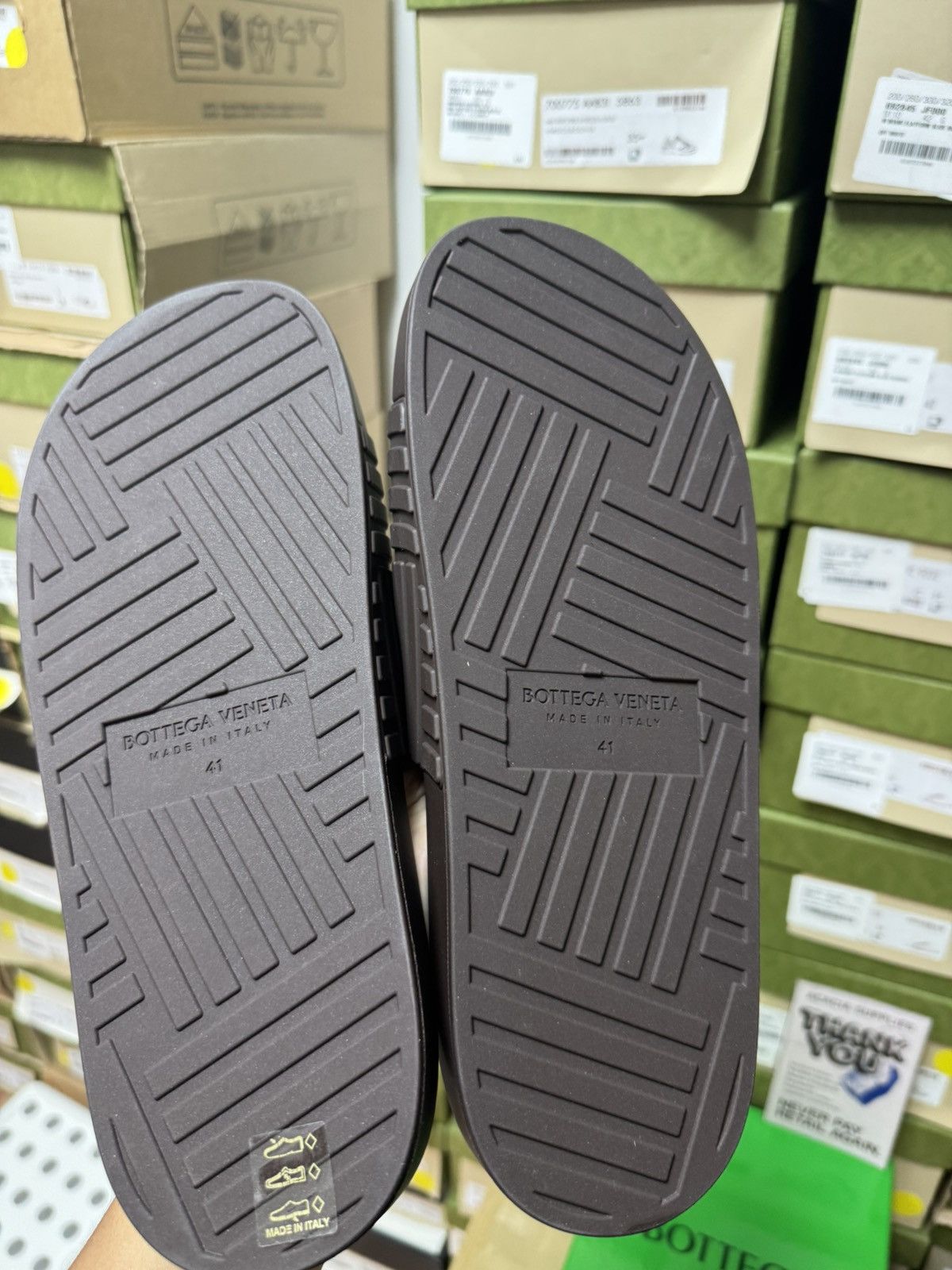 Bottega Veneta Bottega Veneta Embossed Rubber Slides Size US 8 / EU 41 - 7 Thumbnail