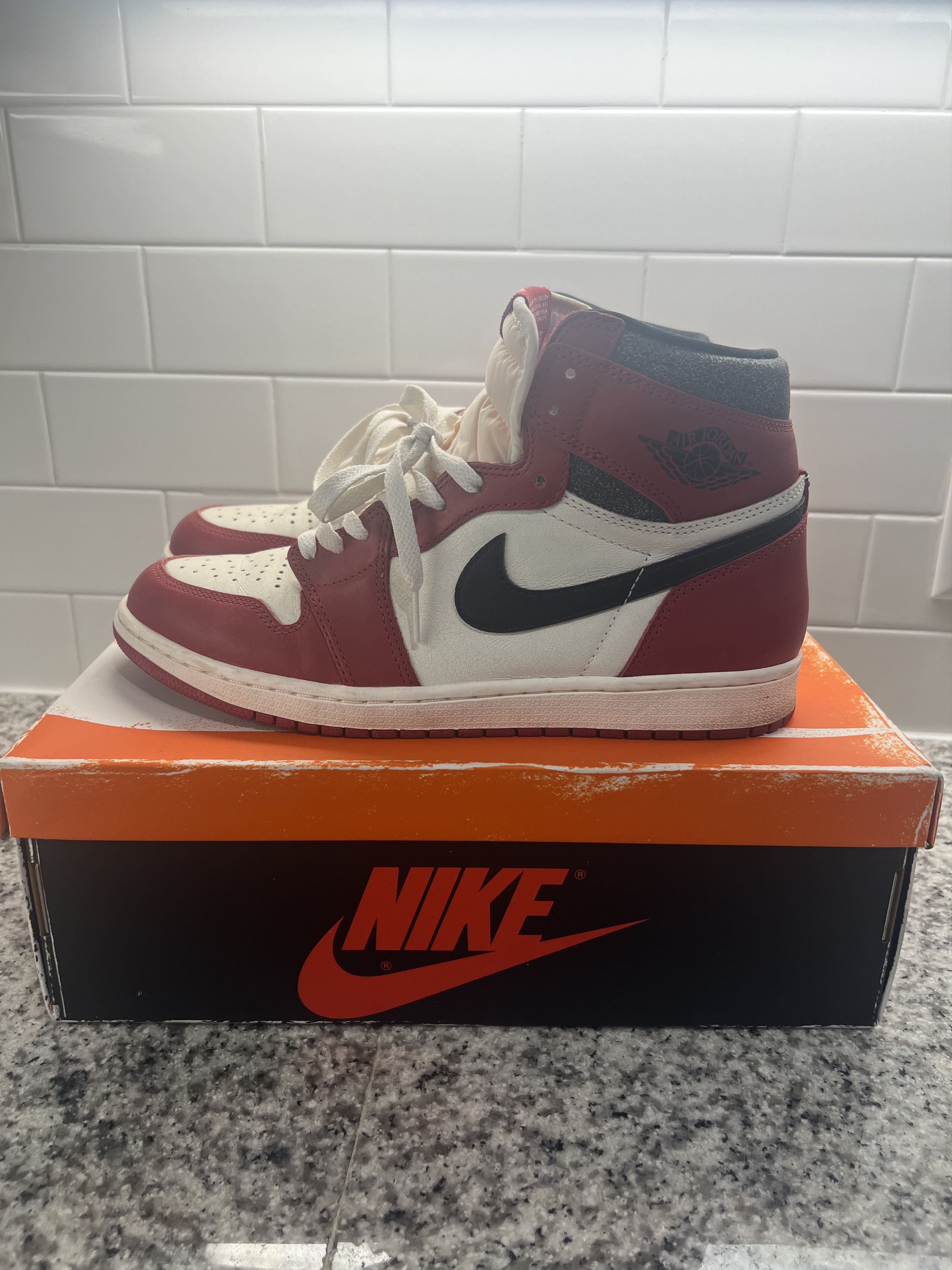 Jordan Brand Jordan OG lost and found 1s Size US 10.5 / EU 43-44 - 3 Thumbnail