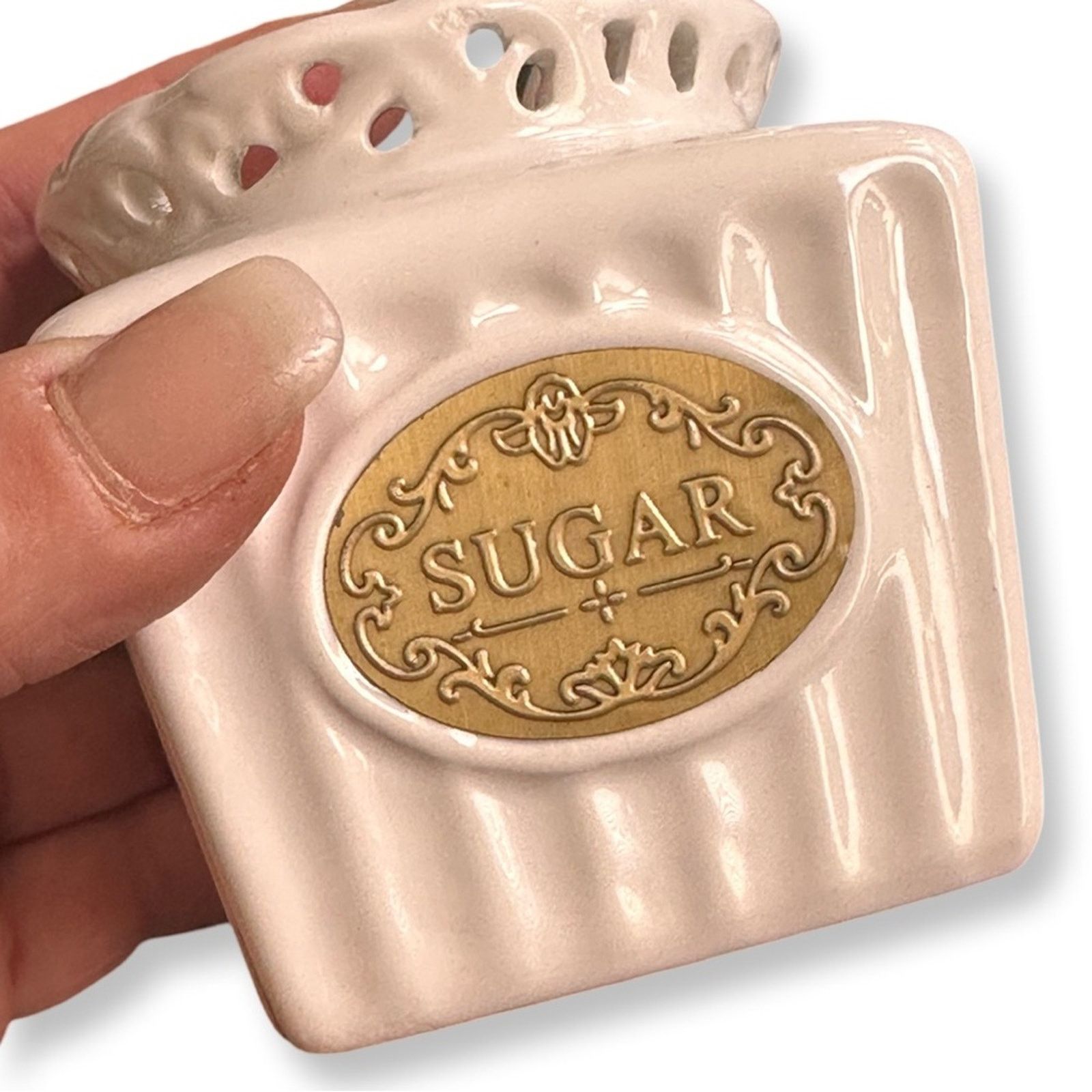 Vintage Elegant White Ceramic Sugar Jar With Spoon Size ONE SIZE - 4 Thumbnail