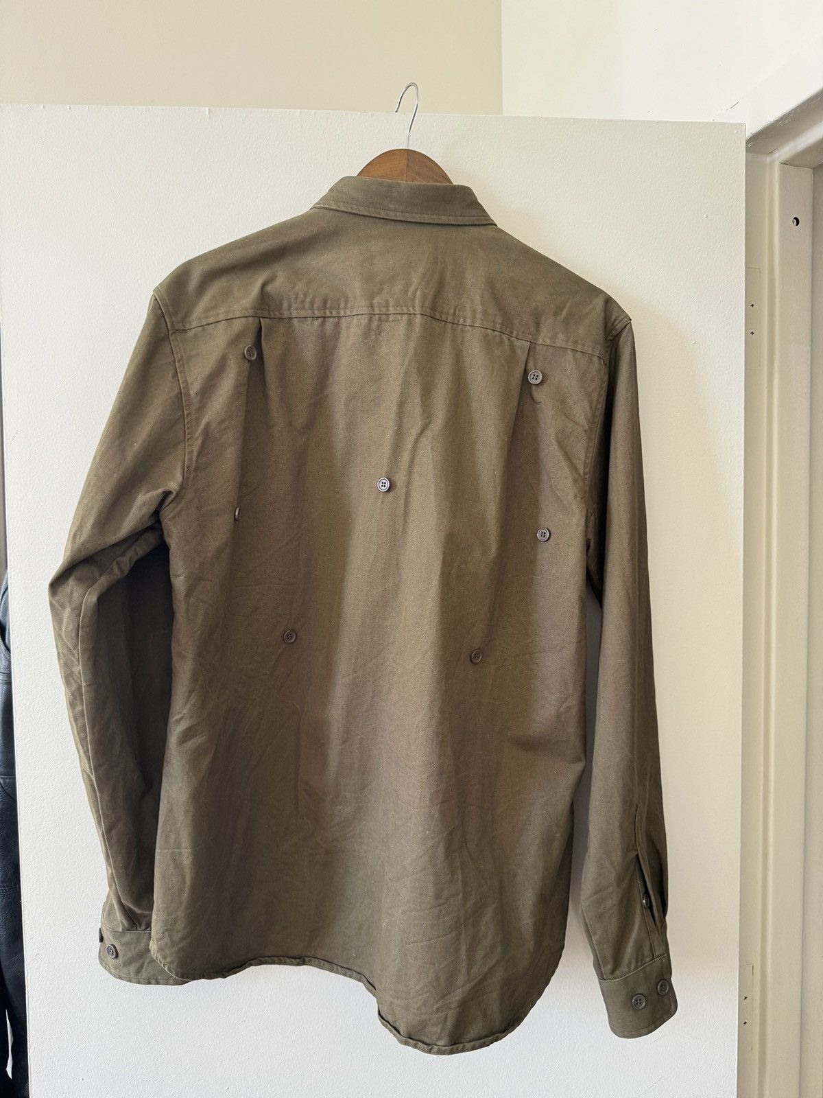 Cloth & Stone XS Split-Back Chambray Buttondown