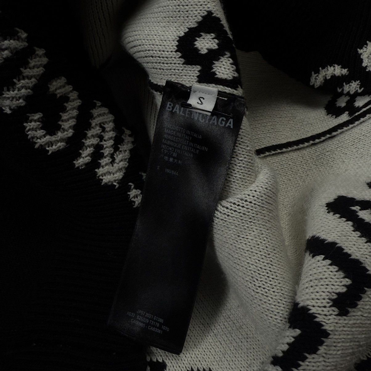 Balenciaga Balenciaga Black Monogram Knit Sweater Size US S / EU 44-46 / 1 - 4 Thumbnail