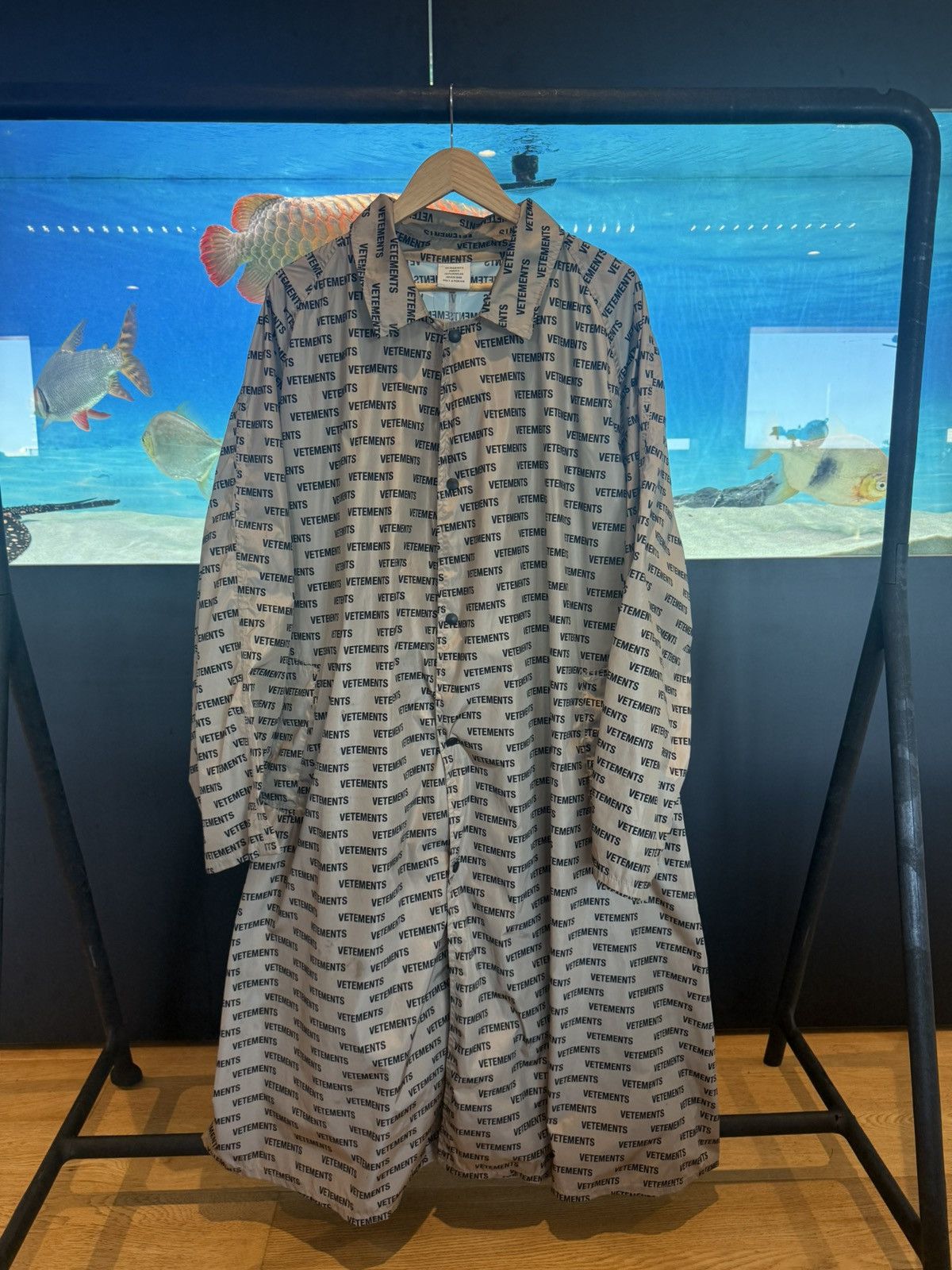 Vetements Vetements AW18 Monogram Raincoat Size US L / EU 52-54 / 3 - 1 Thumbnail
