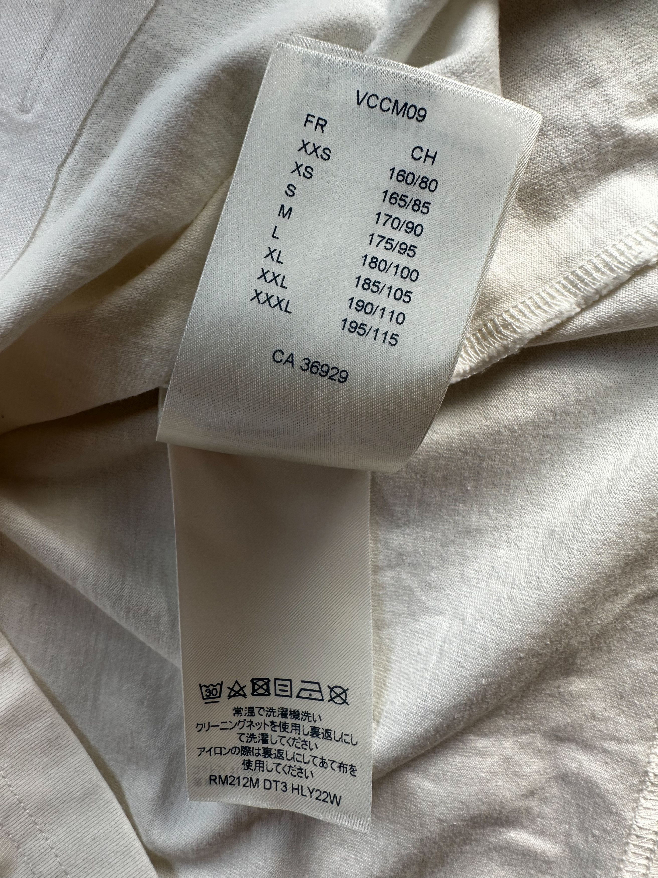 Louis Vuitton Louis Vuitton White Embossed T-Shirt Size US S / EU 44-46 / 1 - 6 Thumbnail