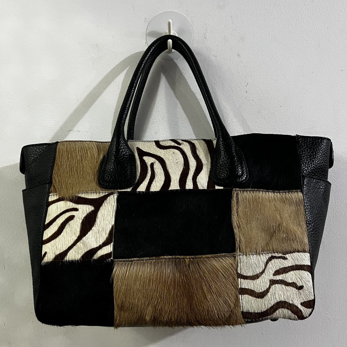 Designer × Japanese Brand × Leather Peaks Peak Real Patch Fur Leather Handbag Size ONE SIZE - 1 Thumbnail