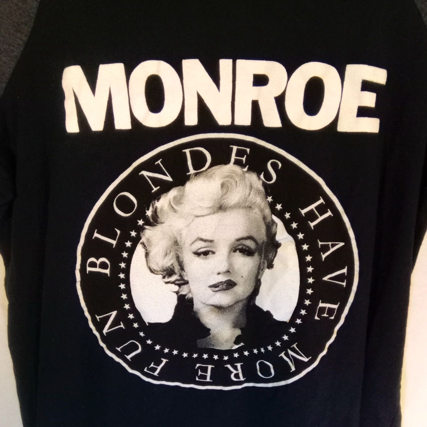 Vintage MARILYN MONROE BLONDES HAVE MORE FUN T-SHIRT Black 3/4 Sleeve Scoop Neck 100% Cotton Womens Regular Size 1 Size XS / US 0-2 / IT 36-38 - 3 Thumbnail