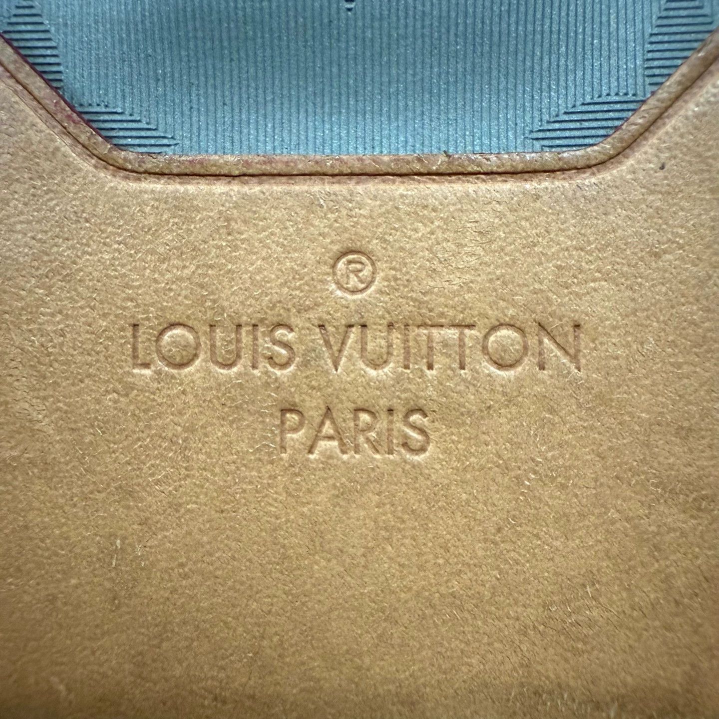 Louis Vuitton LV document charm Size ONE SIZE - 3 Thumbnail
