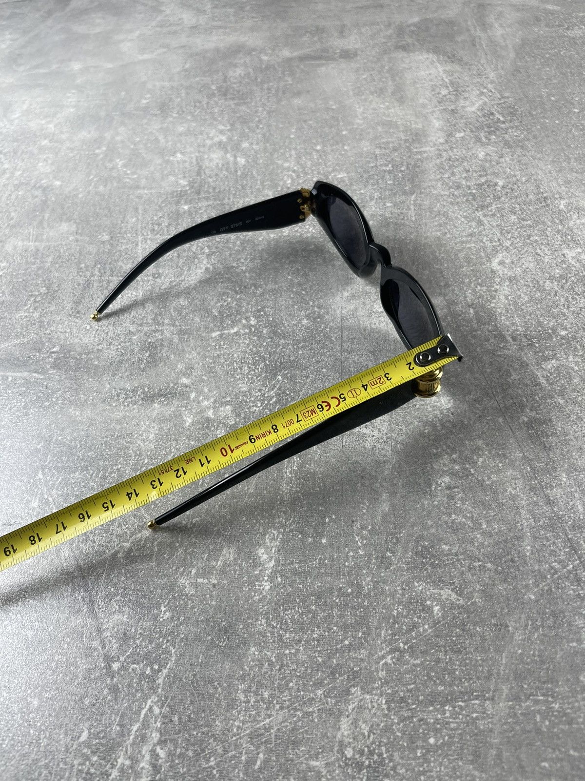 Gianfranco Ferre Y2K Gianfranco Ferré Vintage Oval Sunglasses Black Gold Size ONE SIZE - 8 Thumbnail