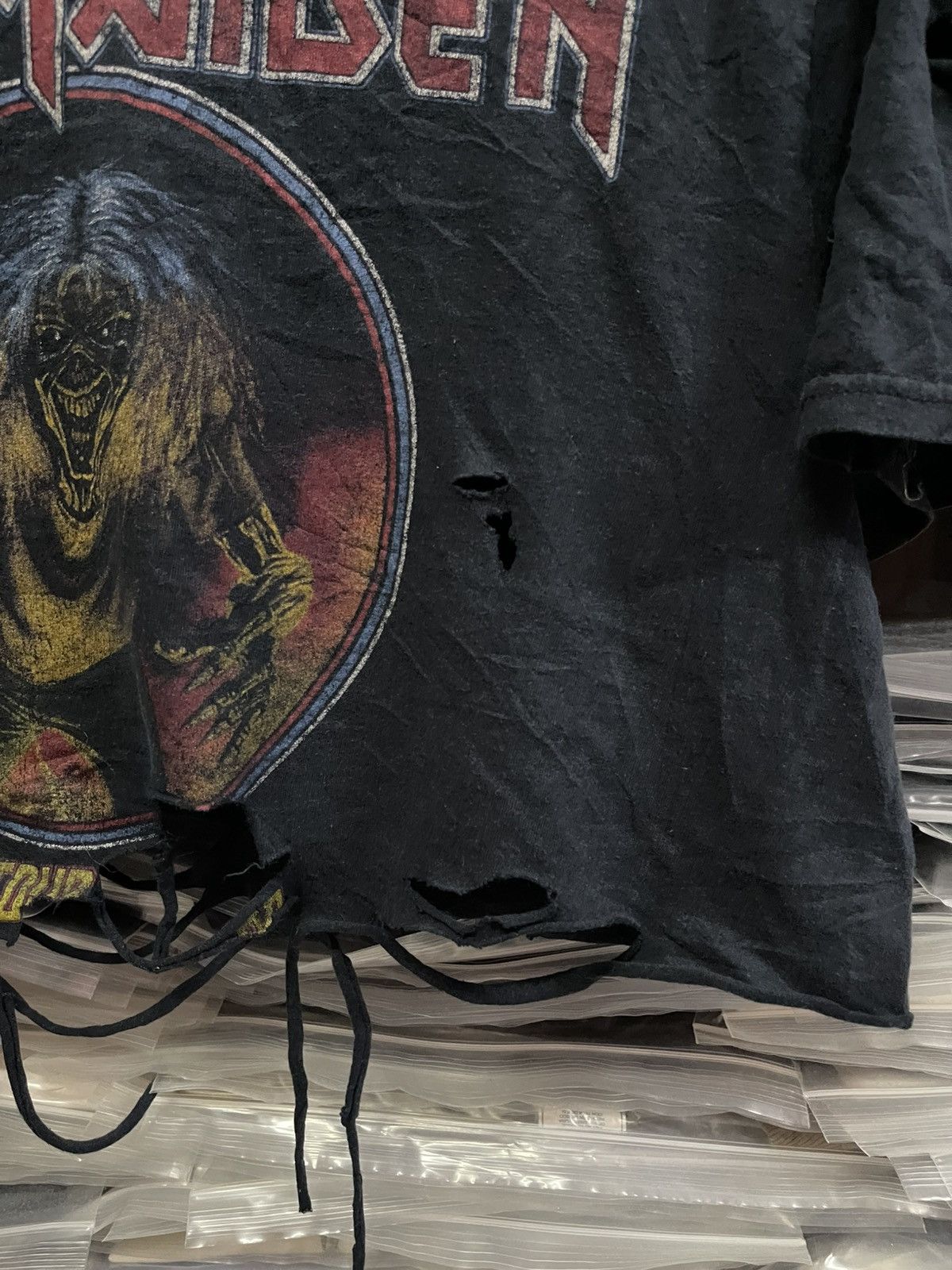 Band Tees Distressed Iron Maiden Crop-Top🔥🔥🔥 Size US L / EU 52-54 / 3 - 4 Thumbnail