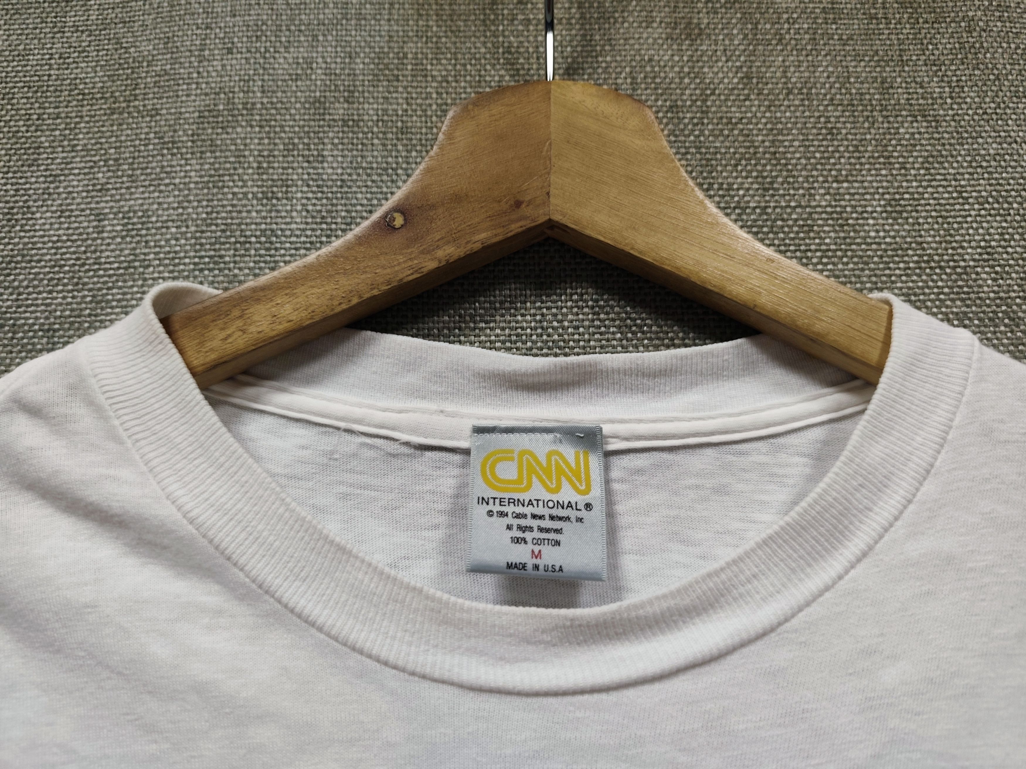 Vintage Vintage 90s t shirt CNN made in usa Size US M / EU 48-50 / 2 - 5 Thumbnail