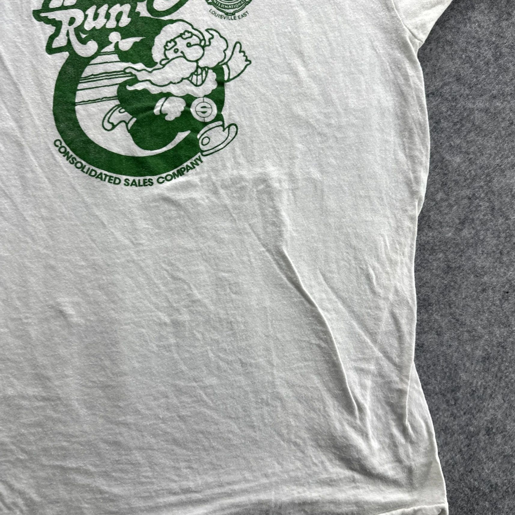 Vintage VINTAGE Screen Stars Holiday Run T-Shirt Mens Small White Santa 80s Graphic Print Size US S / EU 44-46 / 1 - 6 Thumbnail