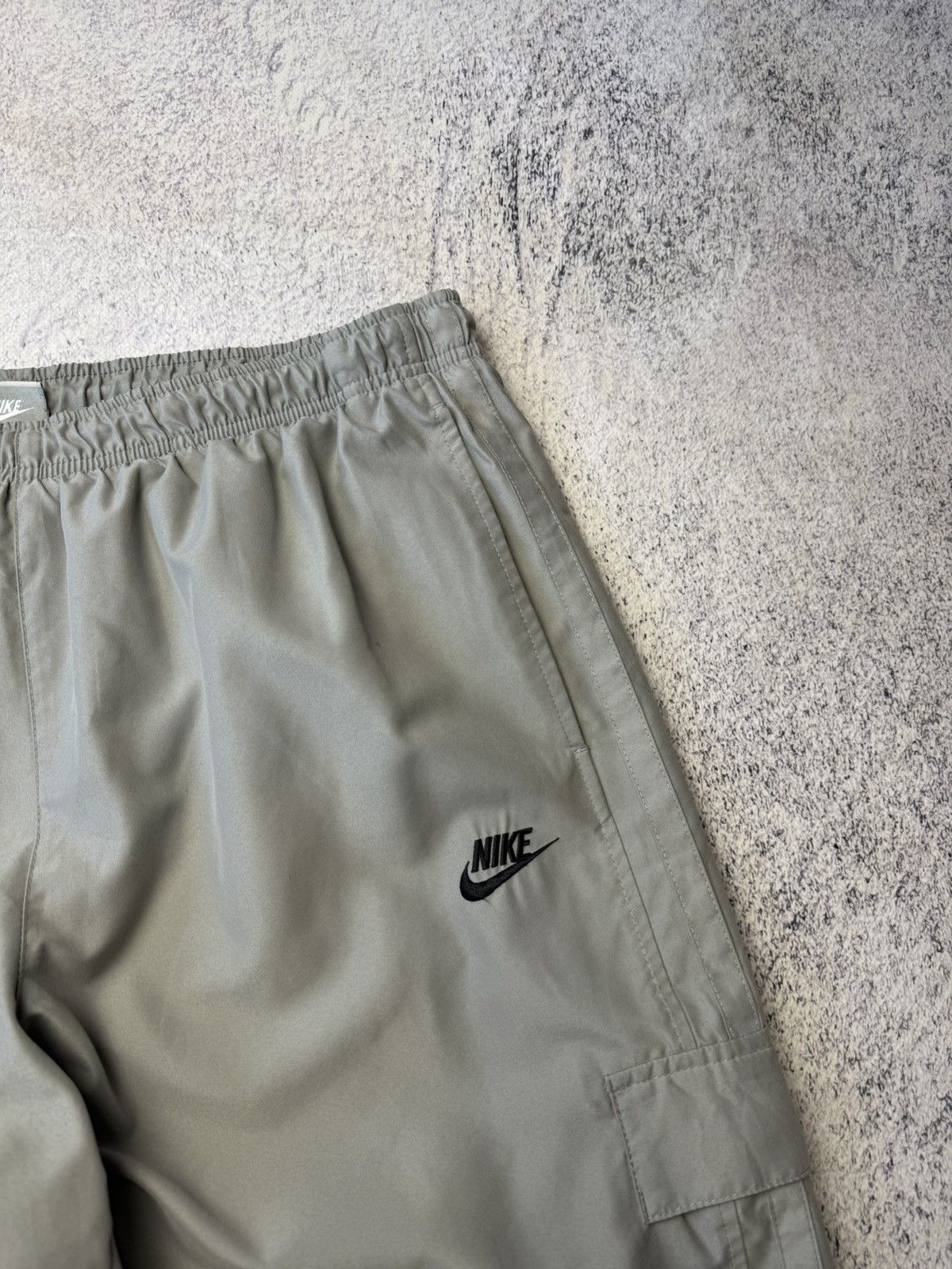 Nike Vintage Nike Cargo pants Joggers Y2K Size XL Size US 36 / EU 52 - 7 Thumbnail