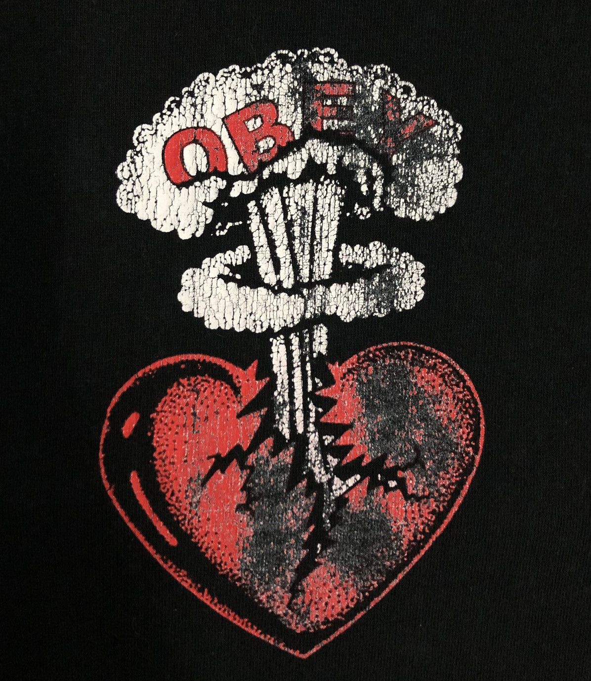 Obey Vintage Obey Graphic Exploding Broken Heart T-Shirt Size US S / EU 44-46 / 1 - 3 Thumbnail