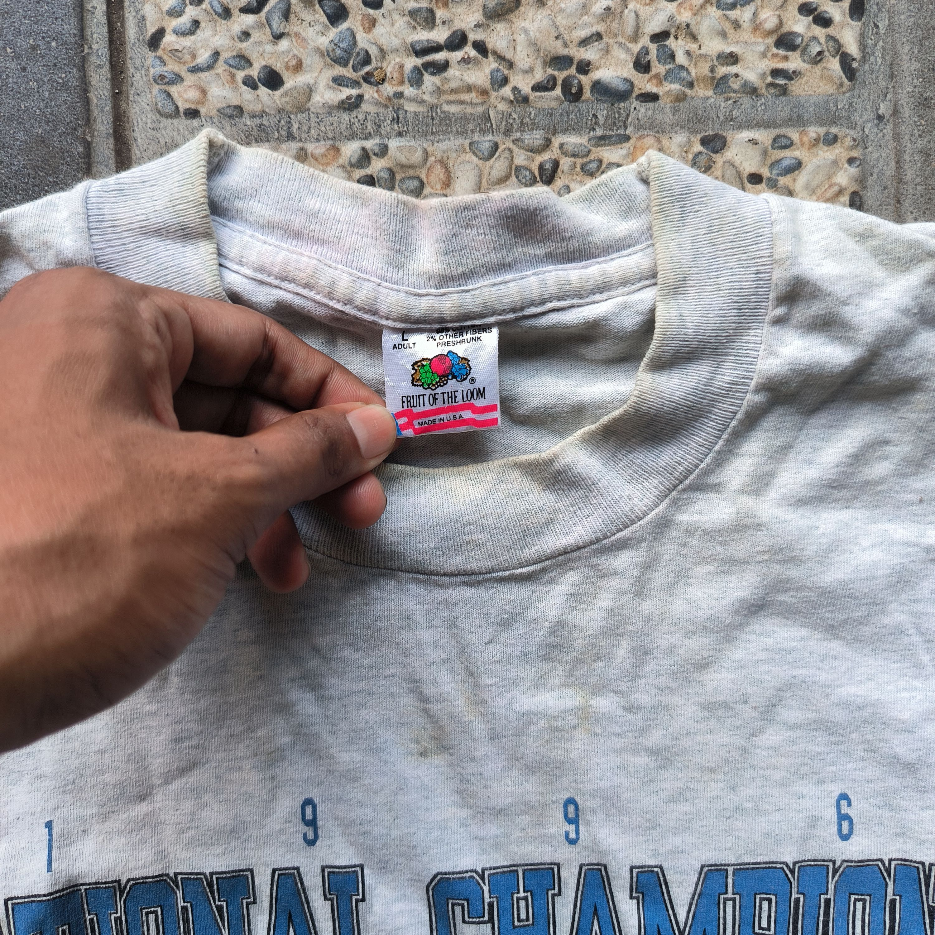 Vintage Vintage 1990s Kentucky Wildcats Champion 1996 Size US L / EU 52-54 / 3 - 4 Thumbnail