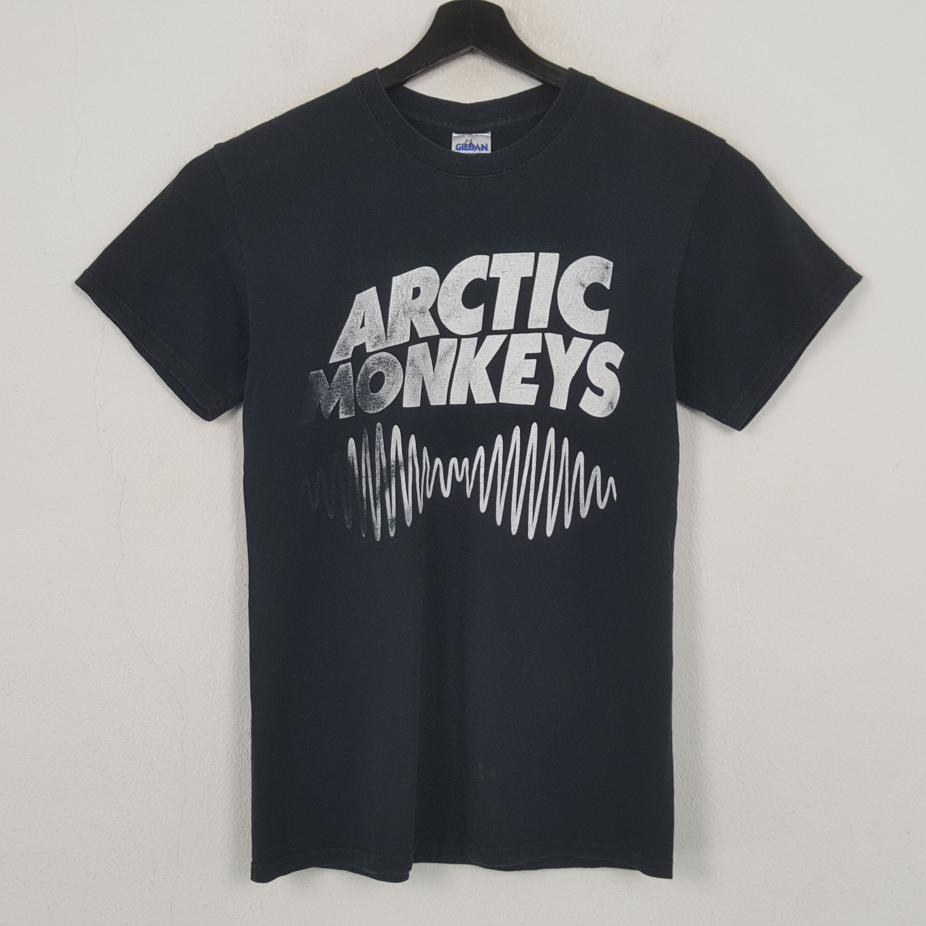 Band Tees Artic Monkeys Rock Band Tour Tshirt RR4 Size US S / EU 44-46 / 1 - 1 Thumbnail