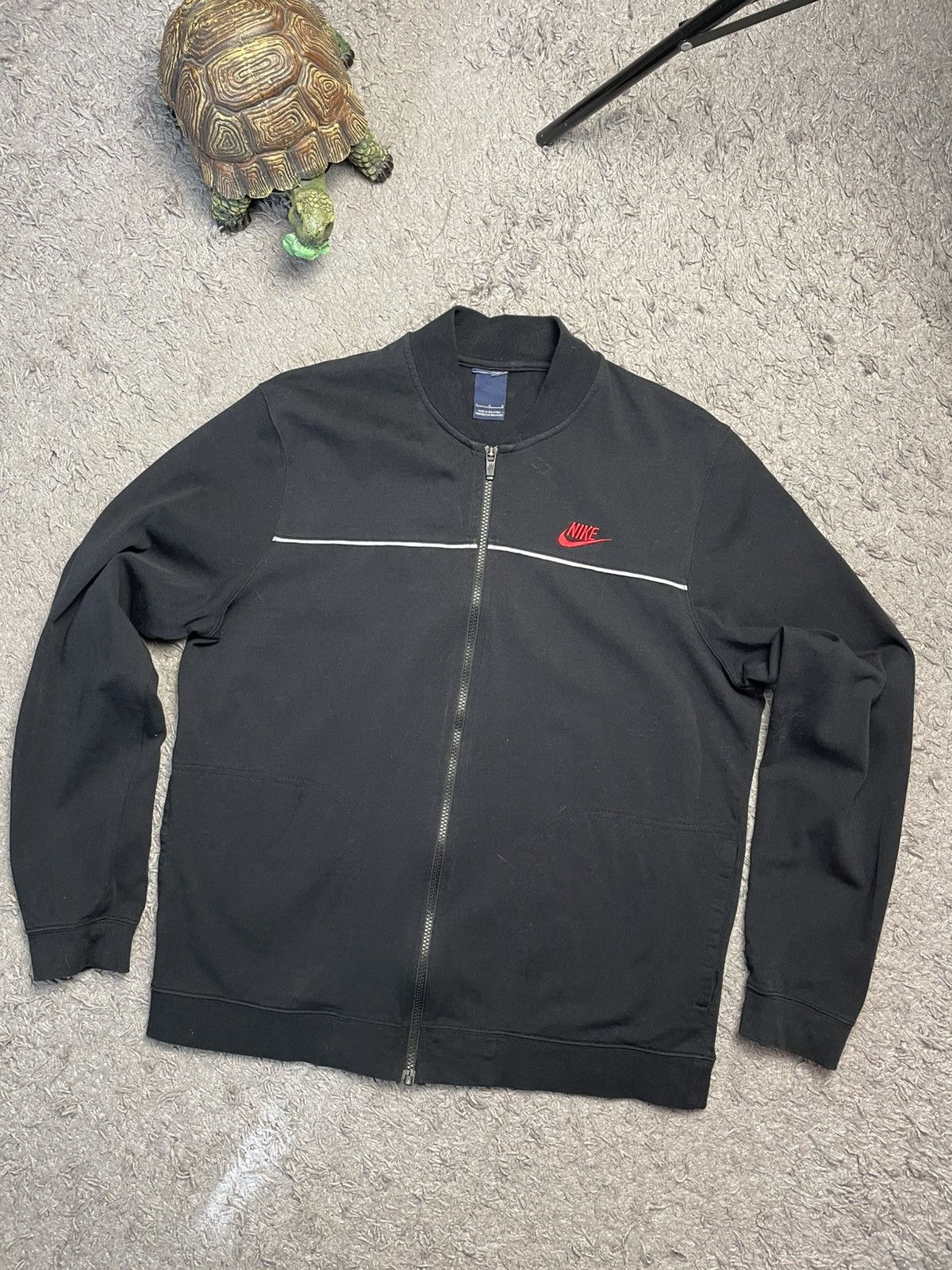 Nike × Vintage Vintage Nike Sweatshirt Zip Up Red Logo Size L Size US L / EU 52-54 / 3 - 1 Thumbnail
