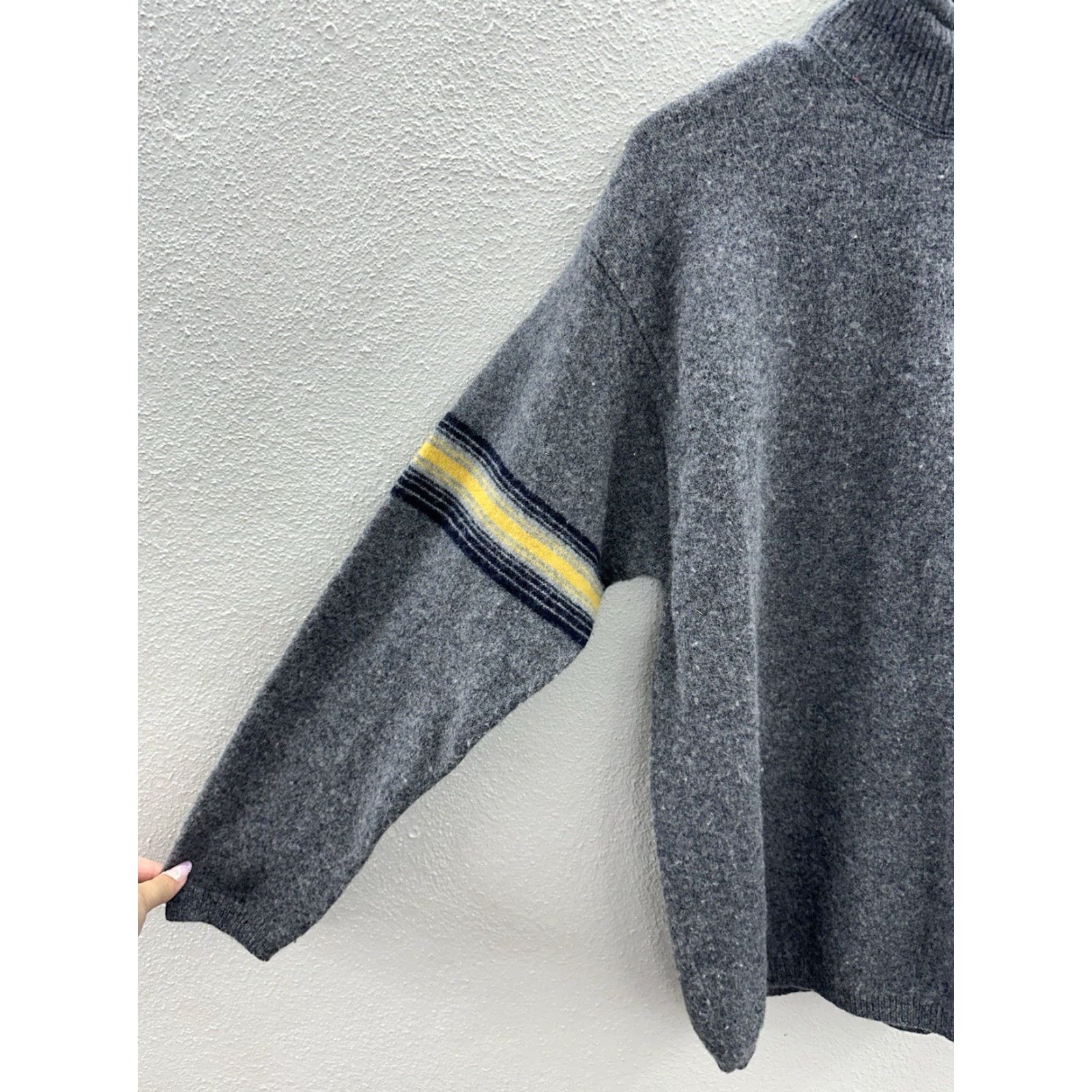 American Eagle Outfitters VINTAGE American Eagle Outfitters Sweater XL Gray 1/4 Zip Lambswool Mock Neck Pullover Men’s Size US XL / EU 56 / 4 - 2 Thumbnail