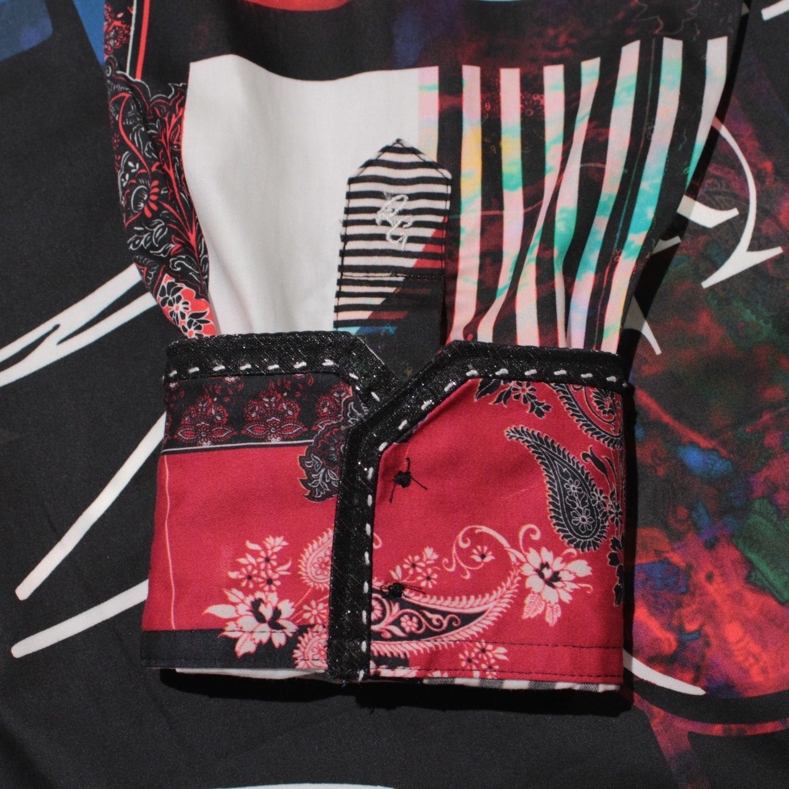 Robert Graham Robert Graham New with tags Shirt Size XL US In Red Size US XL / EU 56 / 4 - 7 Thumbnail